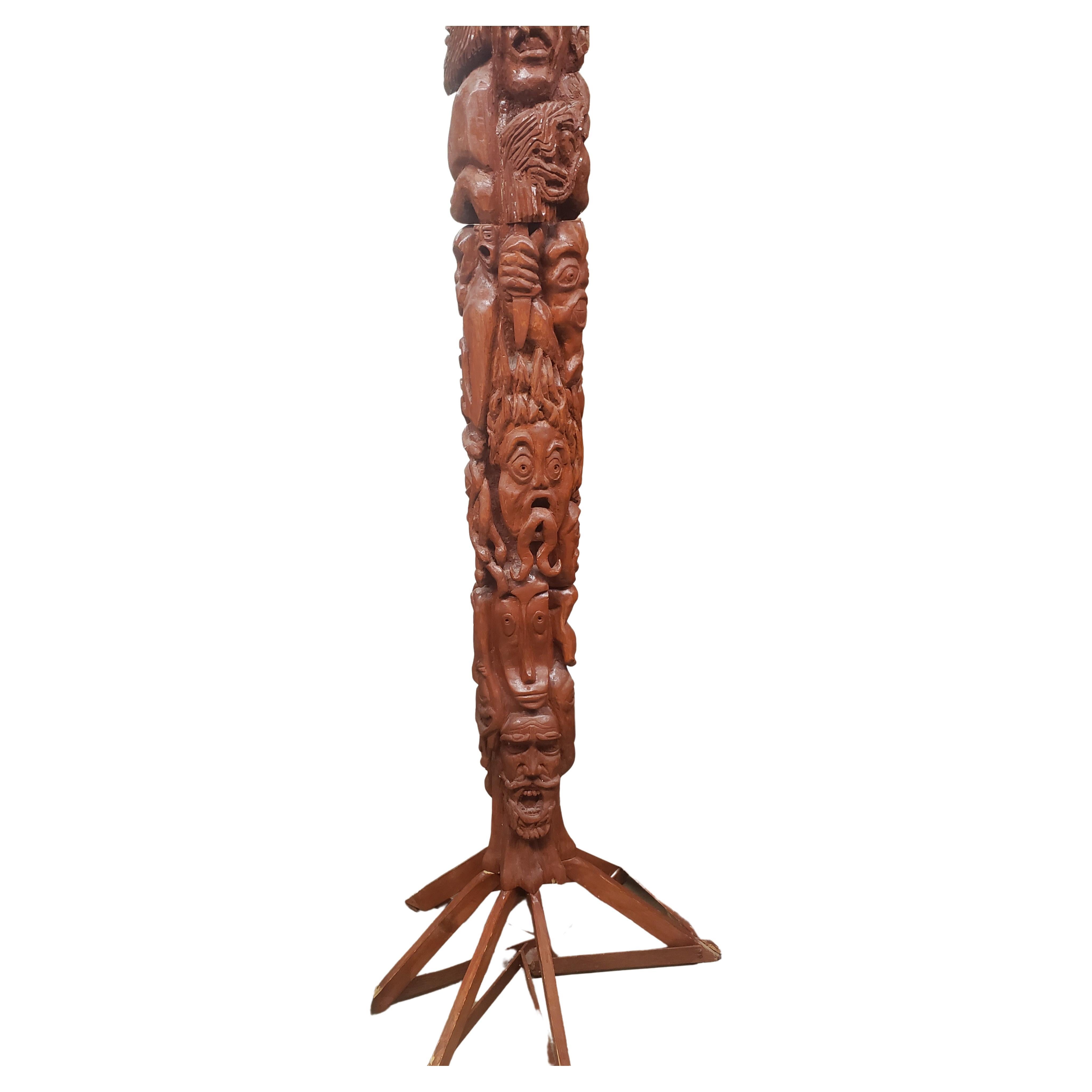 Very Large 19th Century North-Western Indian Carved Wood Totem Pole  For Sale 6