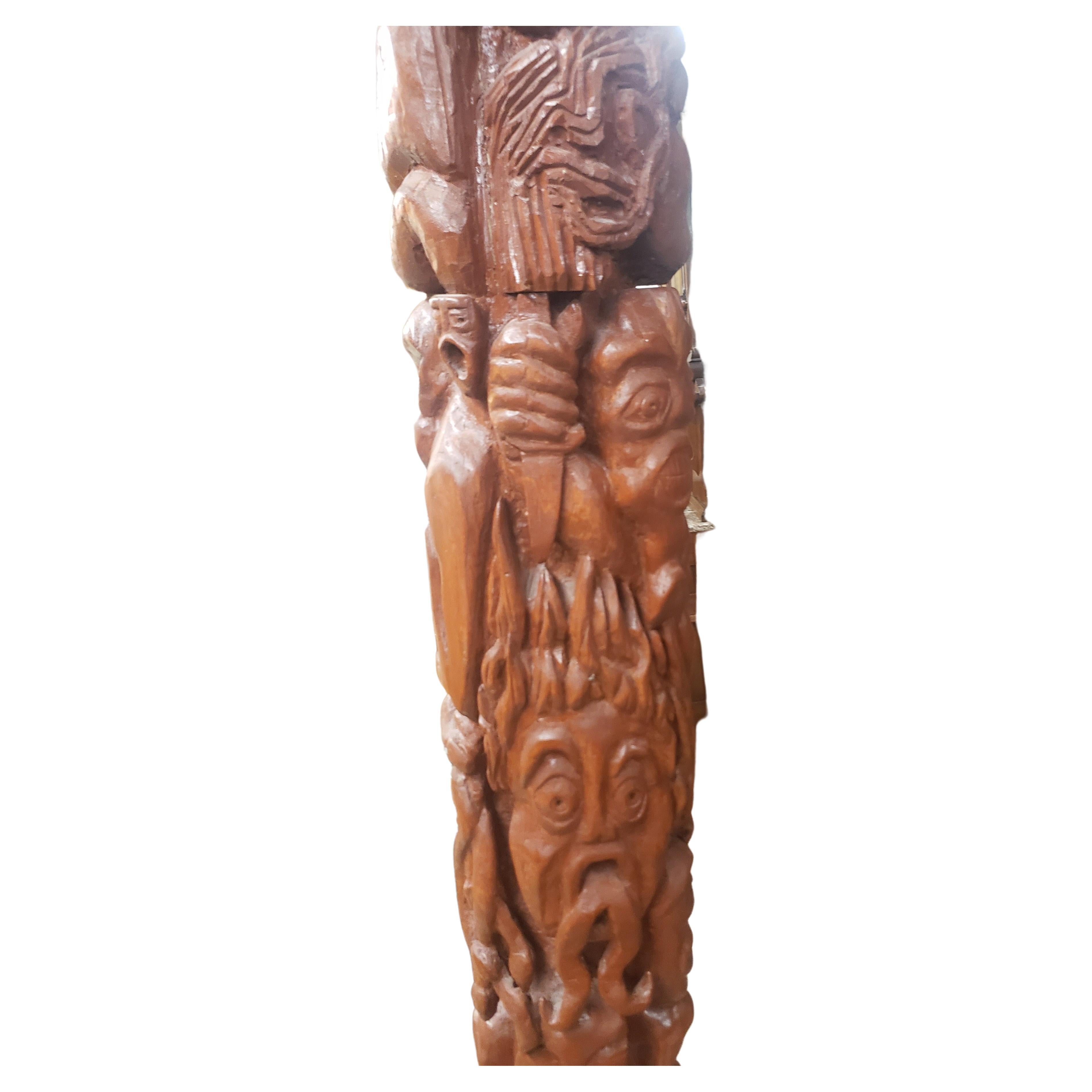 Very Large 19th Century North-Western Indian Carved Wood Totem Pole  For Sale 1
