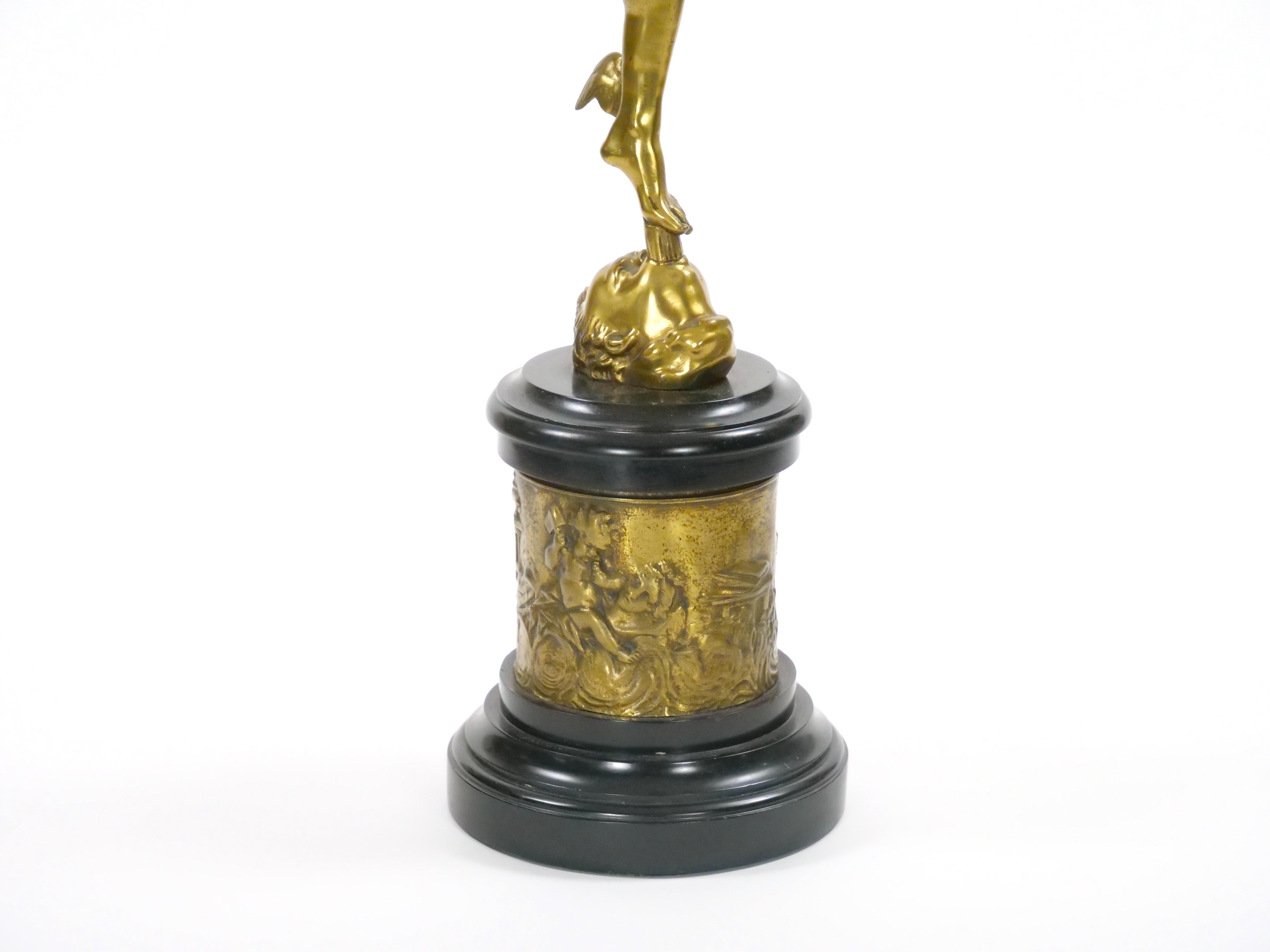 Europeo Figura di Mercurio in bronzo dorato patinato molto grande del XIX secolo in vendita