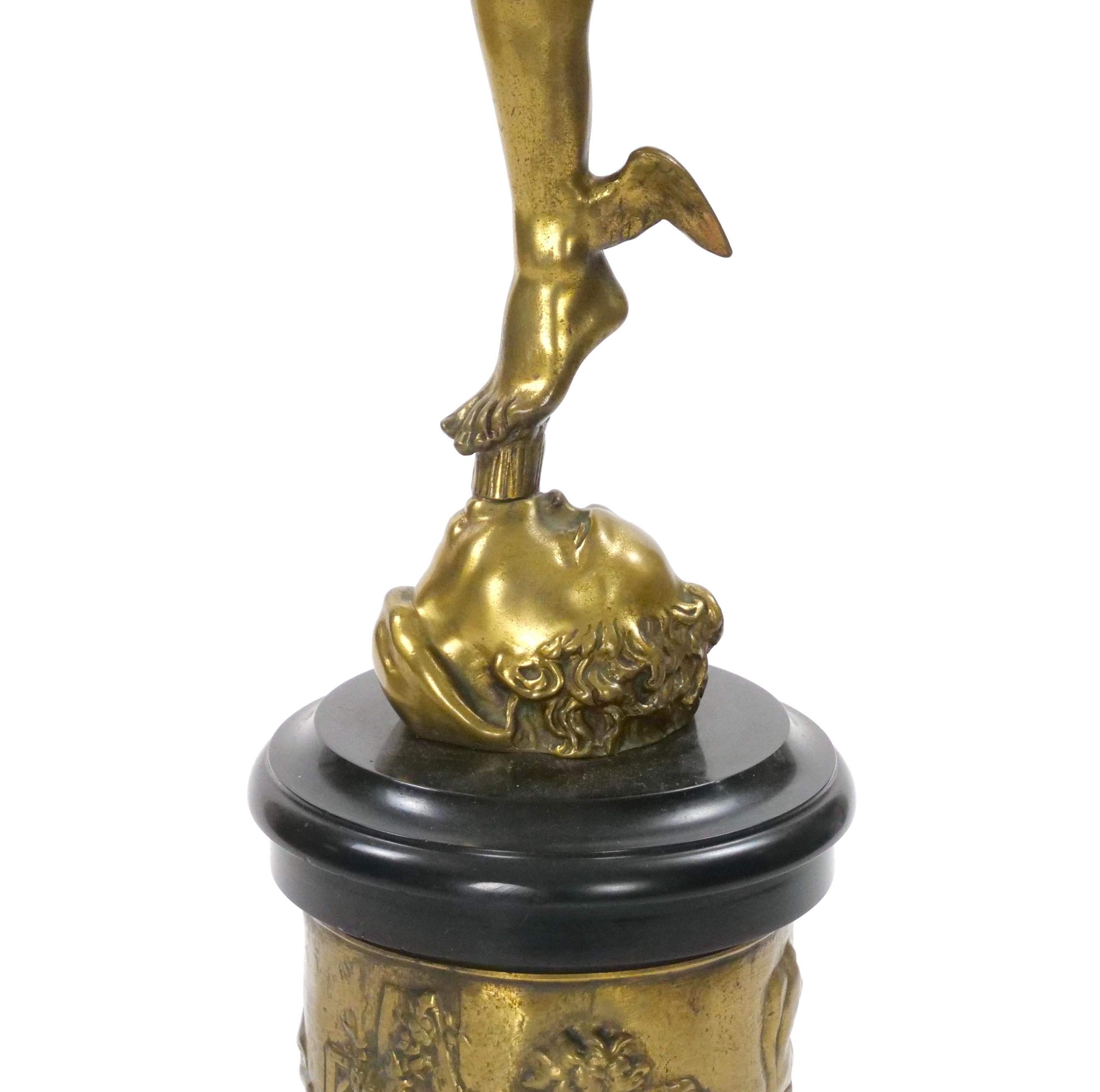 Figura di Mercurio in bronzo dorato patinato molto grande del XIX secolo in vendita 3