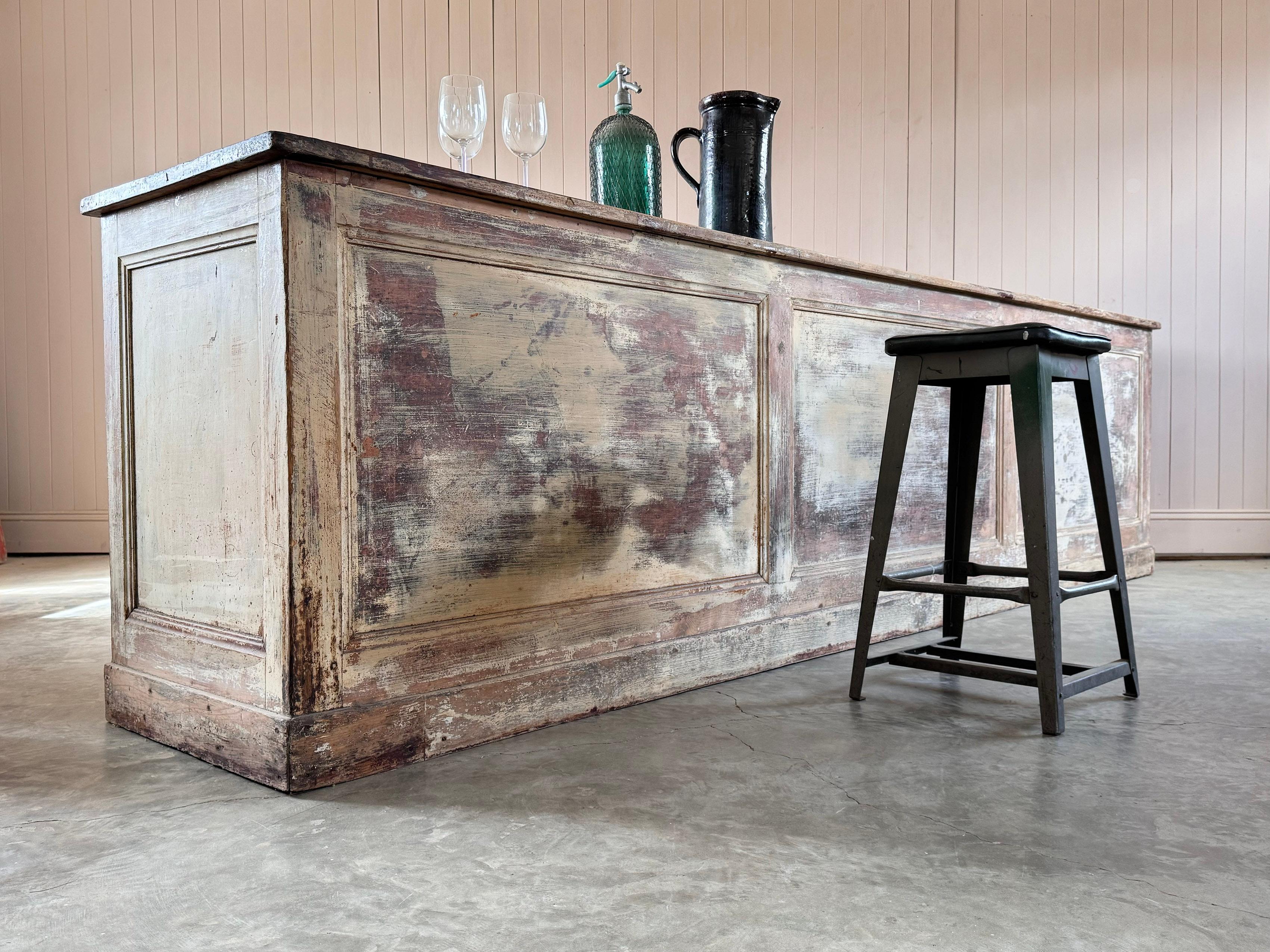 Credenza/Contatore/Banco di cassetti molto grande del XIX secolo in vendita 8
