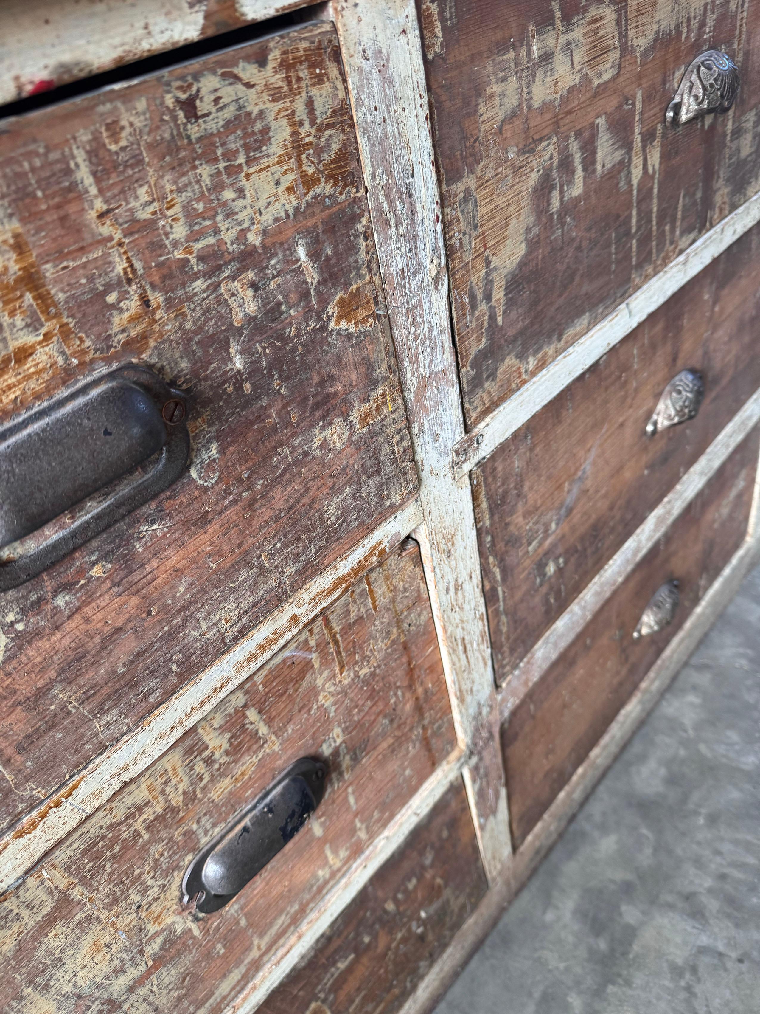 Francese Credenza/Contatore/Banco di cassetti molto grande del XIX secolo in vendita