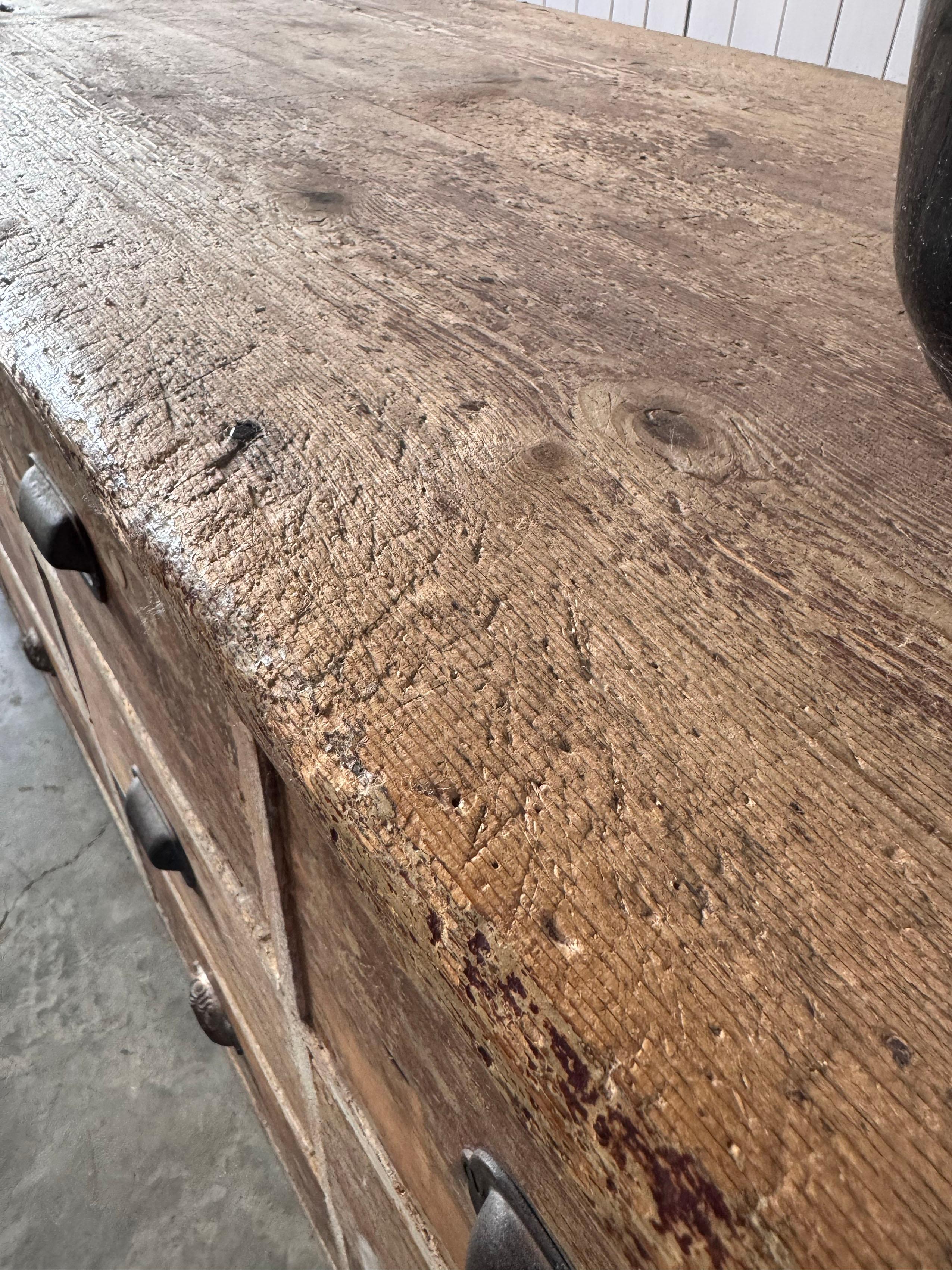 Credenza/Contatore/Banco di cassetti molto grande del XIX secolo in vendita 1