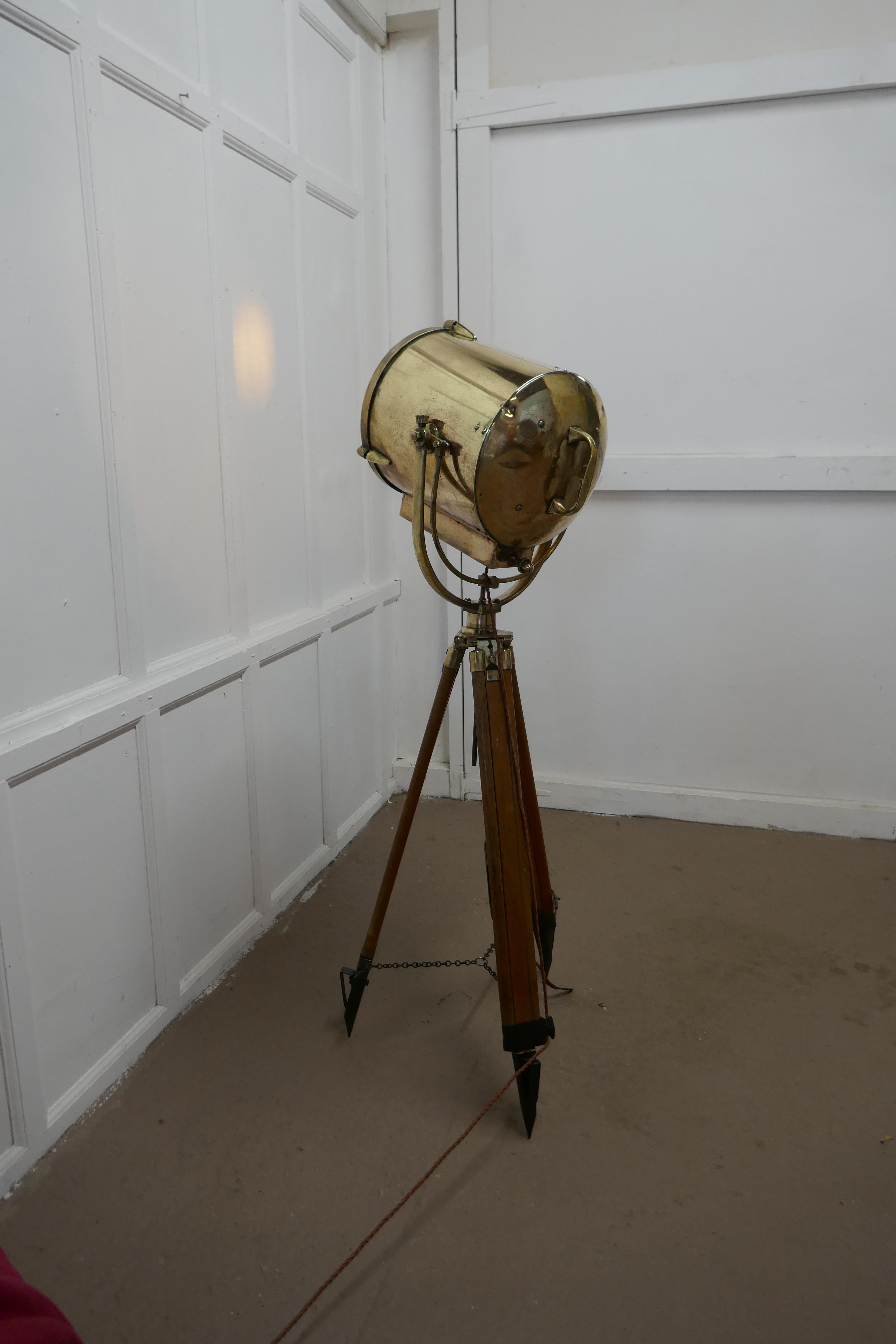 Industriel  Lampe de recherche ou plafonnier vintage de designer nautique du XIXe siècle par G Vieira en vente