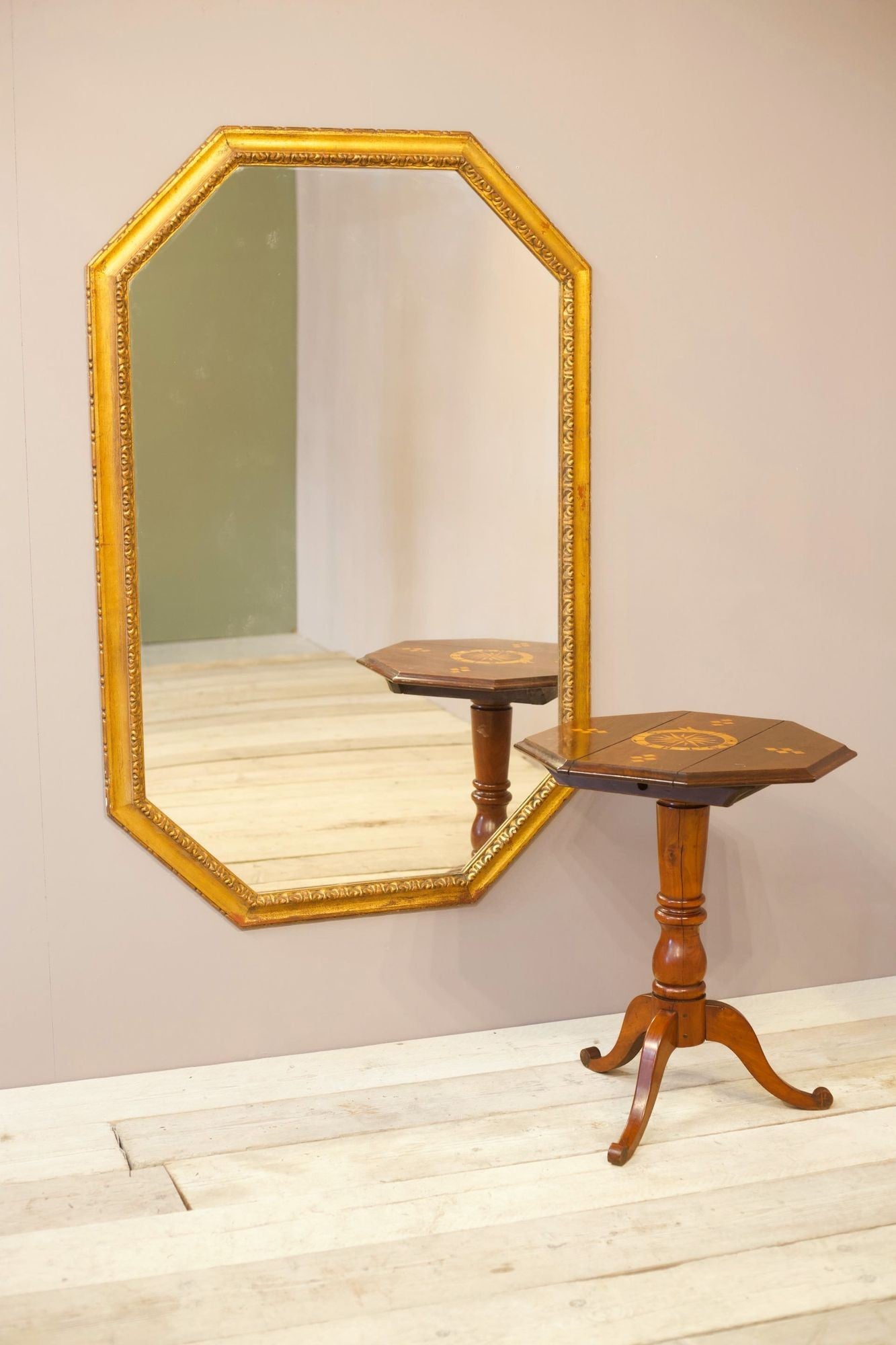 Très grand miroir doré du 20e siècle
