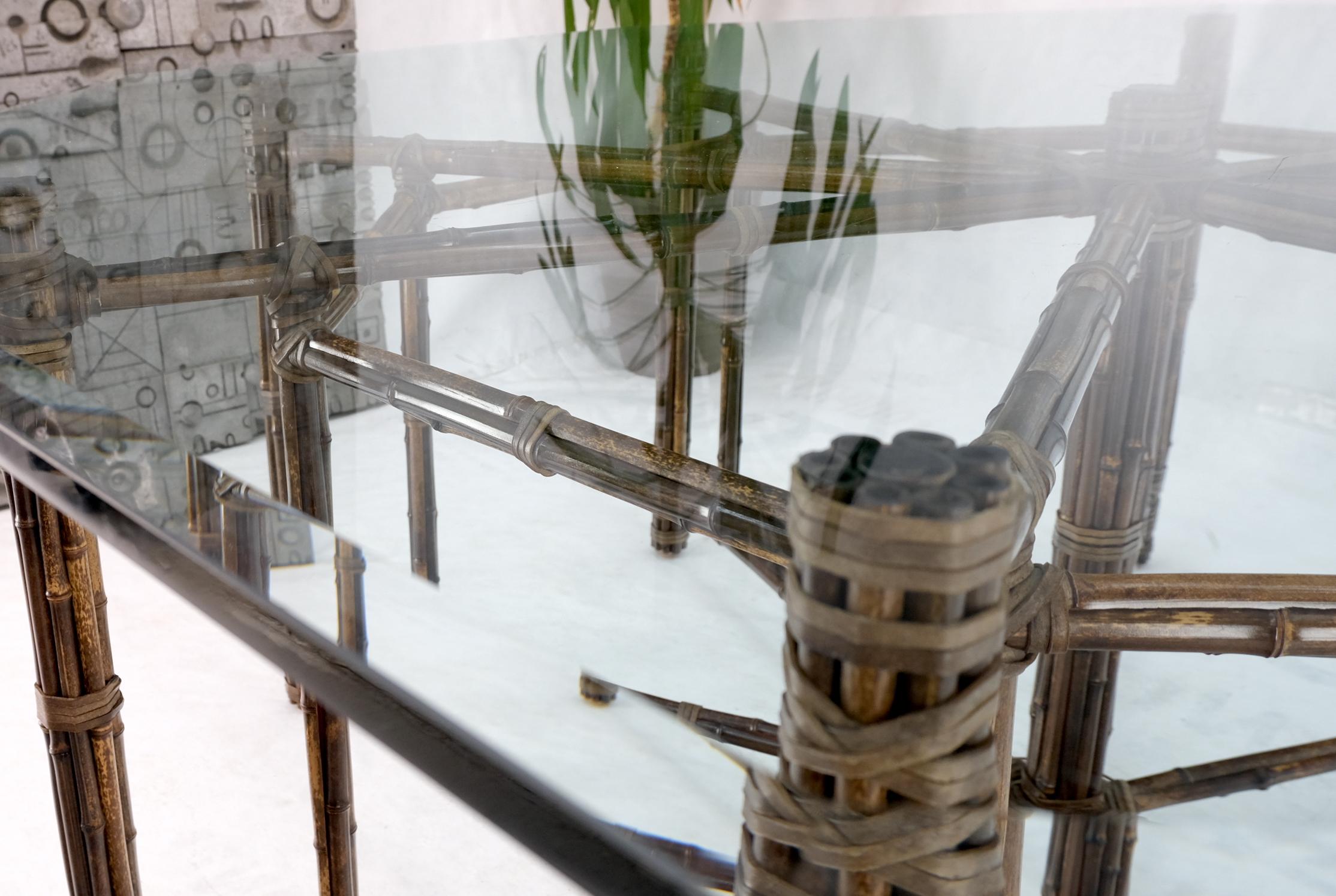 Très grande table de salle à manger octogonale McGuire en bambou avec plateau en verre et sangles en cuir en vente 4