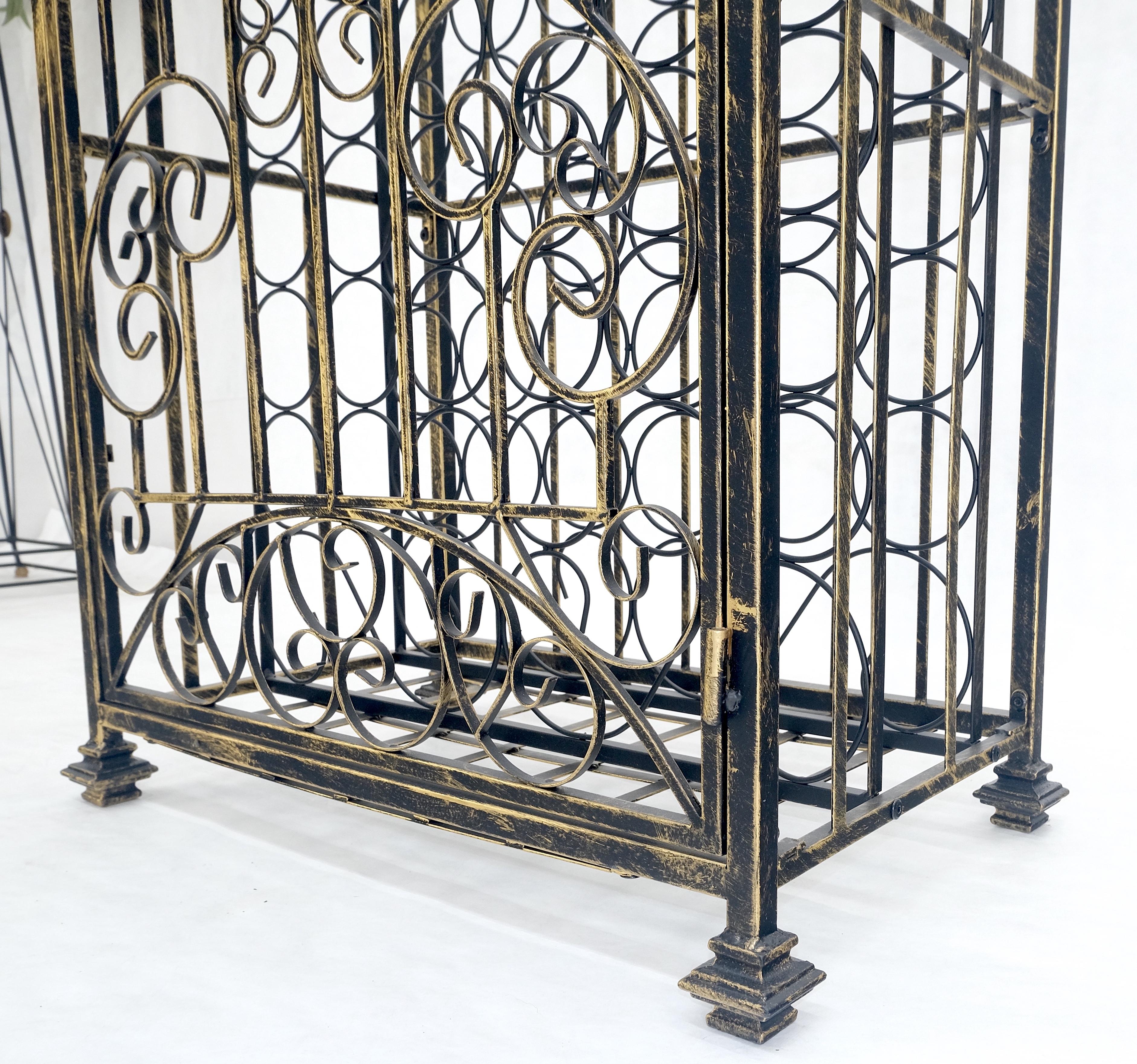 Very Large 96 Bottles Cage Shape Wine Rack Locker Wrought Iron in vendita 4