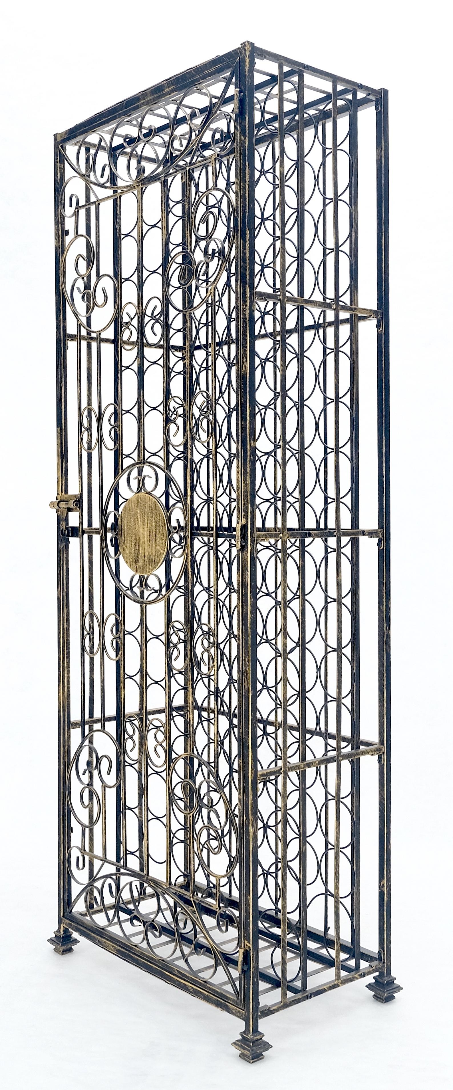Very Large 96 Bottles Cage Shape Wine Rack Locker Wrought Iron in vendita 5