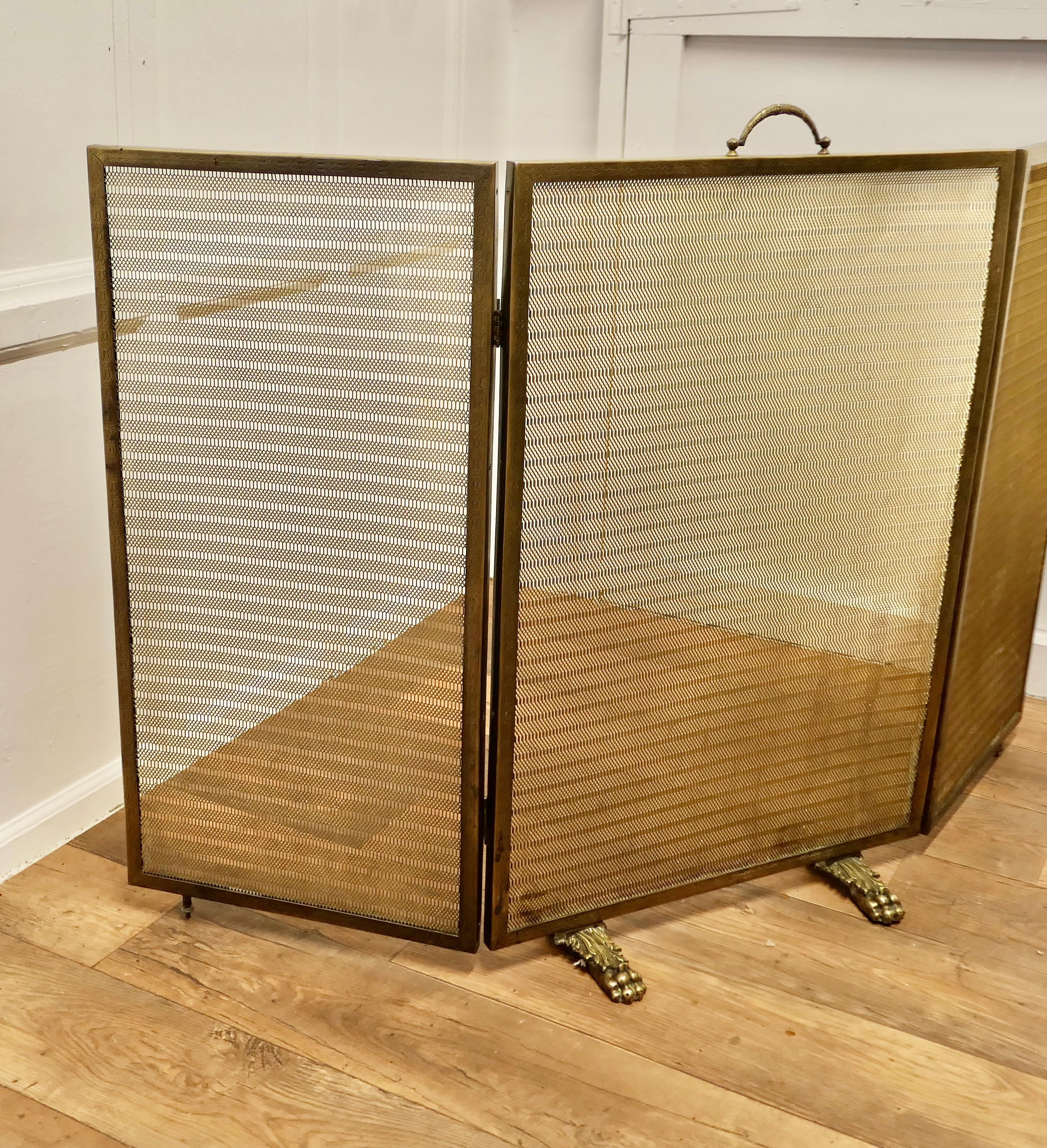 Very Large Adjustable French Chateau Brass Fire Screen/Fire Guard    In Good Condition In Chillerton, Isle of Wight