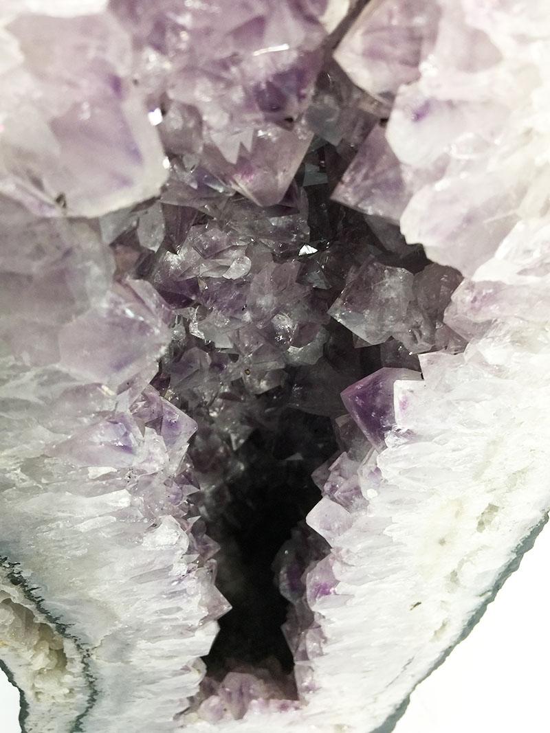 Very Large Amethyst Cathedral Geode In Good Condition For Sale In Delft, NL