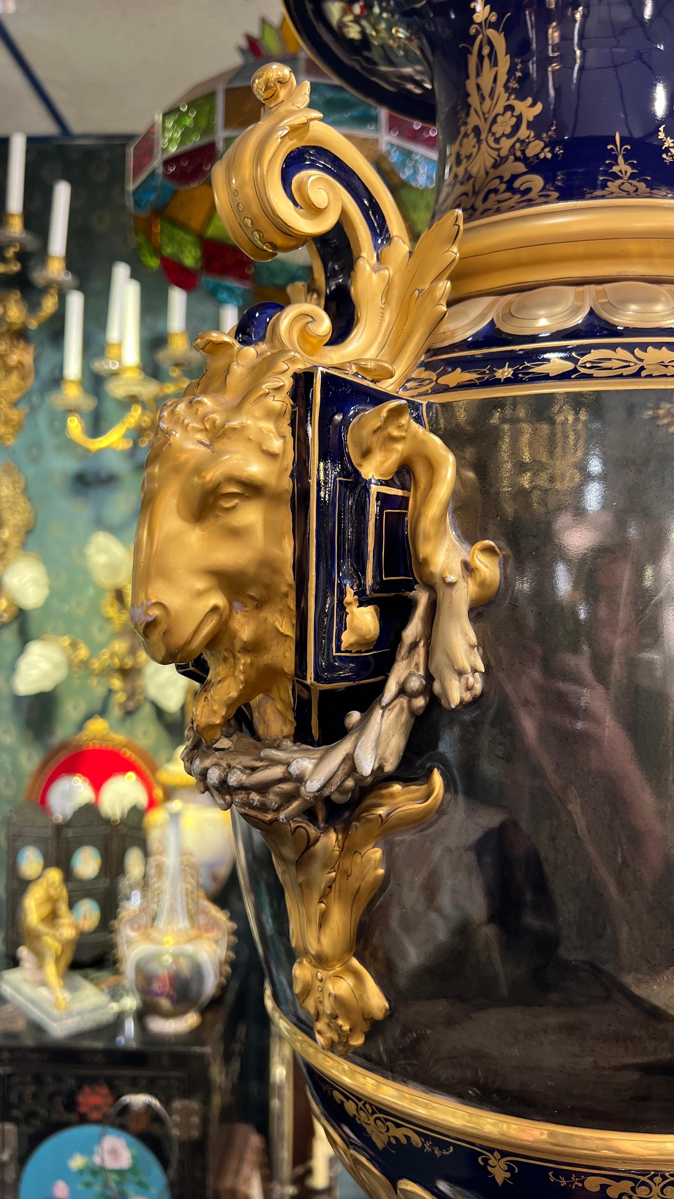 very large and Impressive 19 century Vienna Style Porcelain Vase in vendita 4