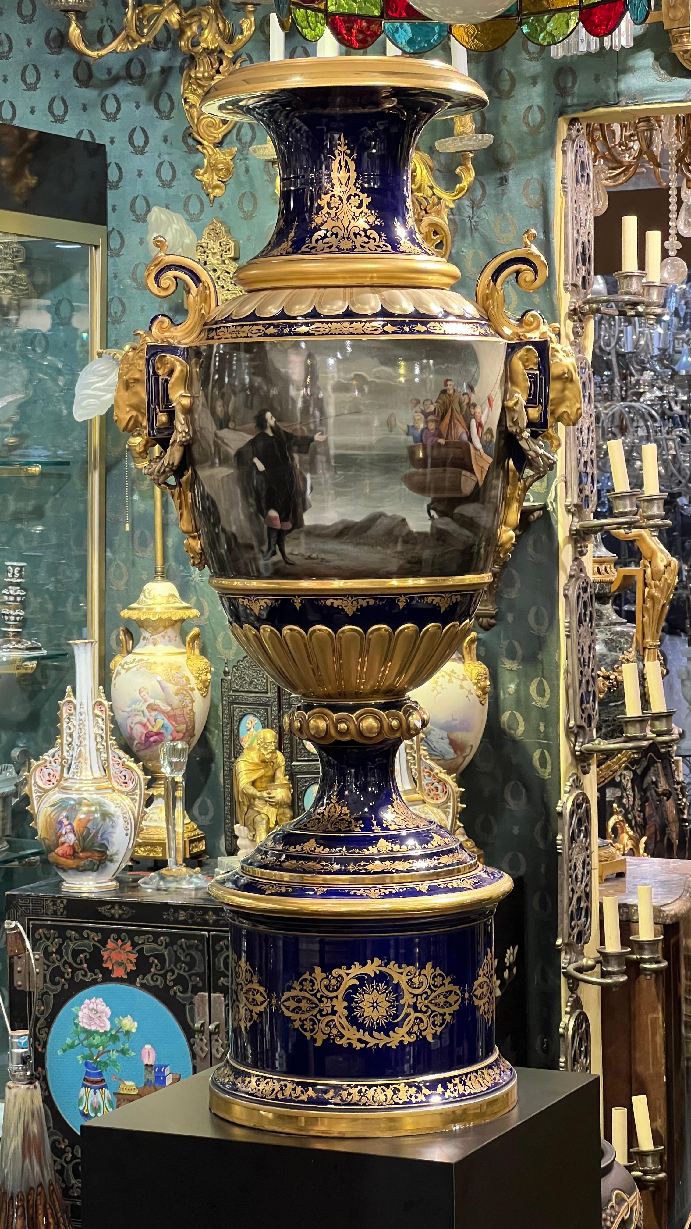 XIX secolo very large and Impressive 19 century Vienna Style Porcelain Vase in vendita