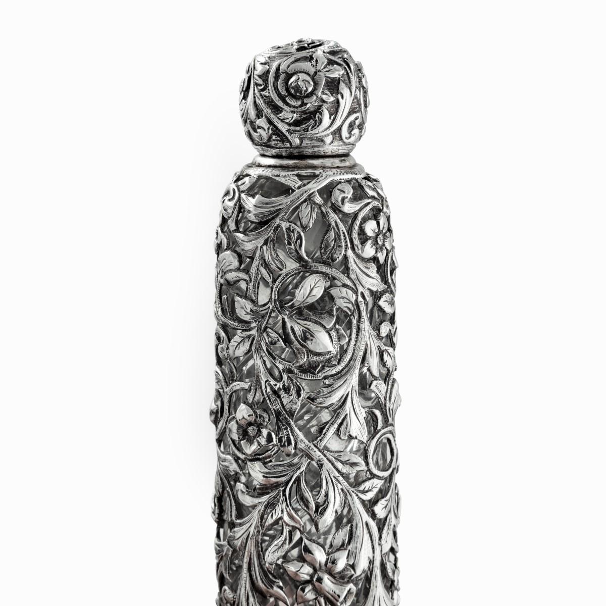 Muy Grande y Raro Frasco de Aroma de Doble Punta Cubierto de Plata de Finales del Siglo XIX Silver en venta