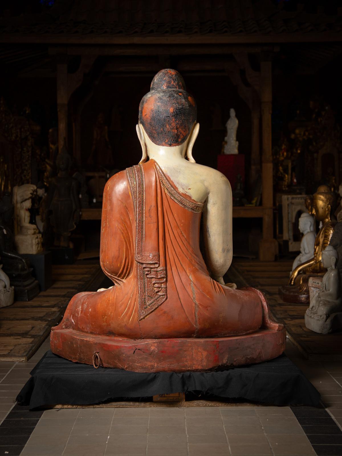 Très grande et spéciale statue de Bouddha ancien de Birmanie en vente 11
