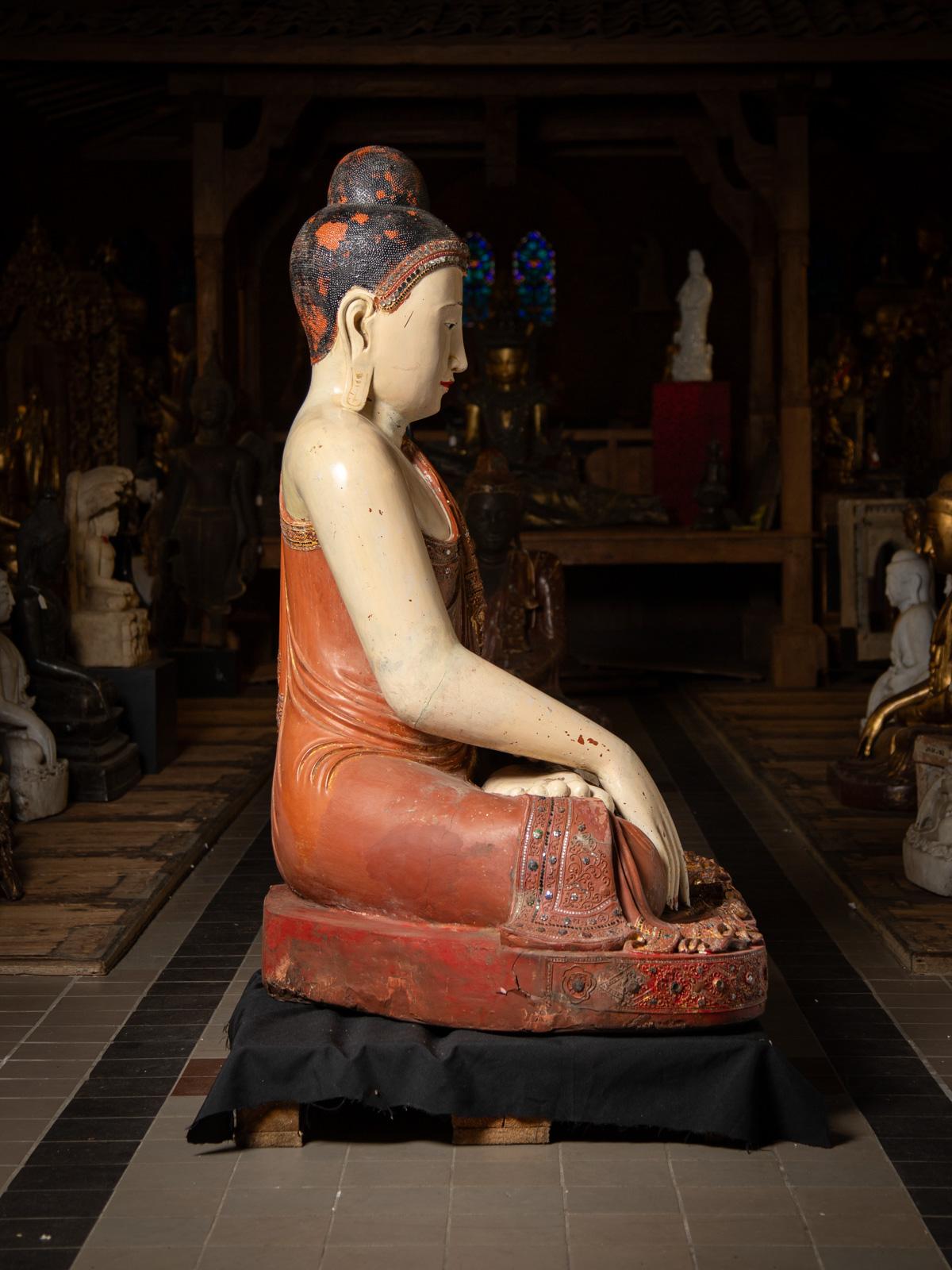 Très grande et spéciale statue de Bouddha ancien de Birmanie en vente 12