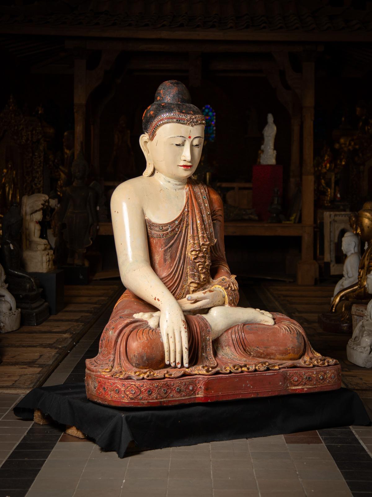 Très grande et spéciale statue de Bouddha ancien de Birmanie en vente 13
