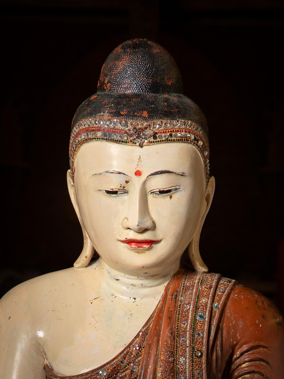 Très grande et spéciale statue de Bouddha ancien de Birmanie Bon état - En vente à DEVENTER, NL
