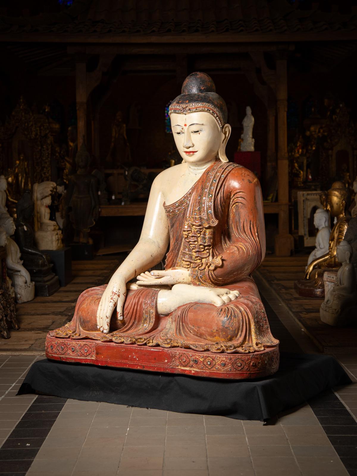 XIXe siècle Très grande et spéciale statue de Bouddha ancien de Birmanie en vente