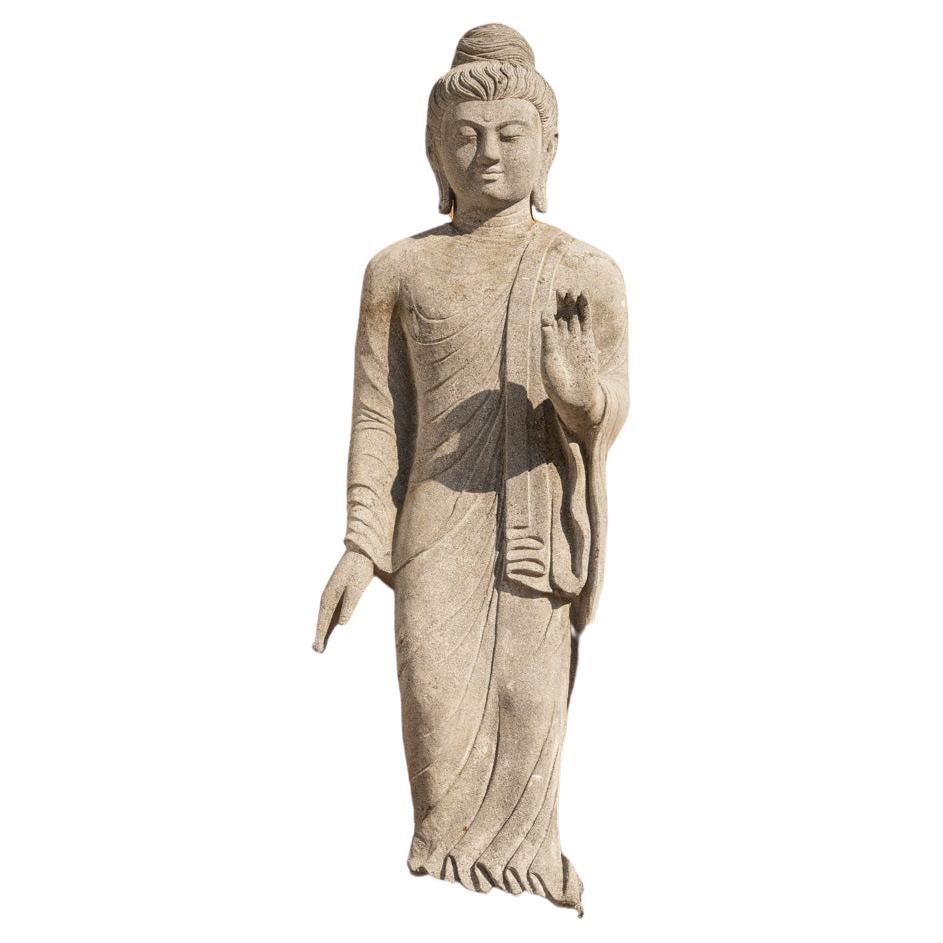 Große und besondere Buddha-Statue aus Lavastein aus Indonesien  OriginalBuddhas im Angebot
