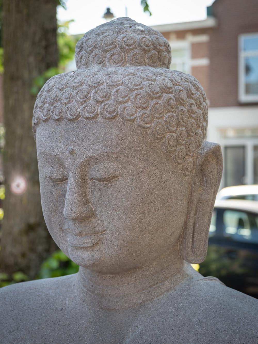 Große und besondere Buddha-Statue aus Lavastein in Dhyana Mudra – neu hergestellt im Angebot 7