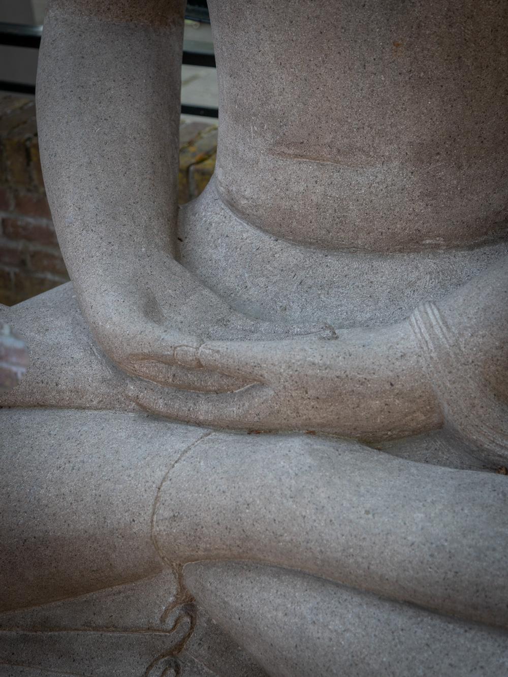 Große und besondere Buddha-Statue aus Lavastein in Dhyana Mudra – neu hergestellt (21. Jahrhundert und zeitgenössisch) im Angebot