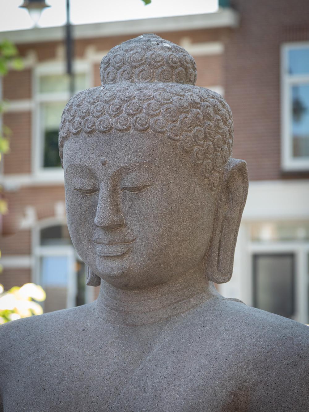 Große und besondere Buddha-Statue aus Lavastein in Dhyana Mudra – neu hergestellt im Angebot 3