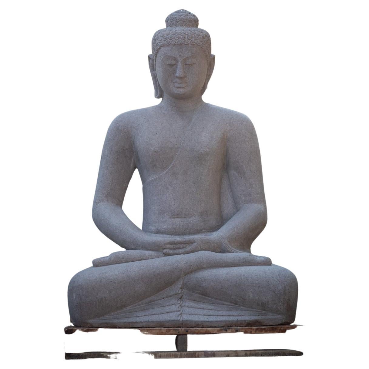 Große und besondere Buddha-Statue aus Lavastein in Dhyana Mudra – neu hergestellt im Angebot