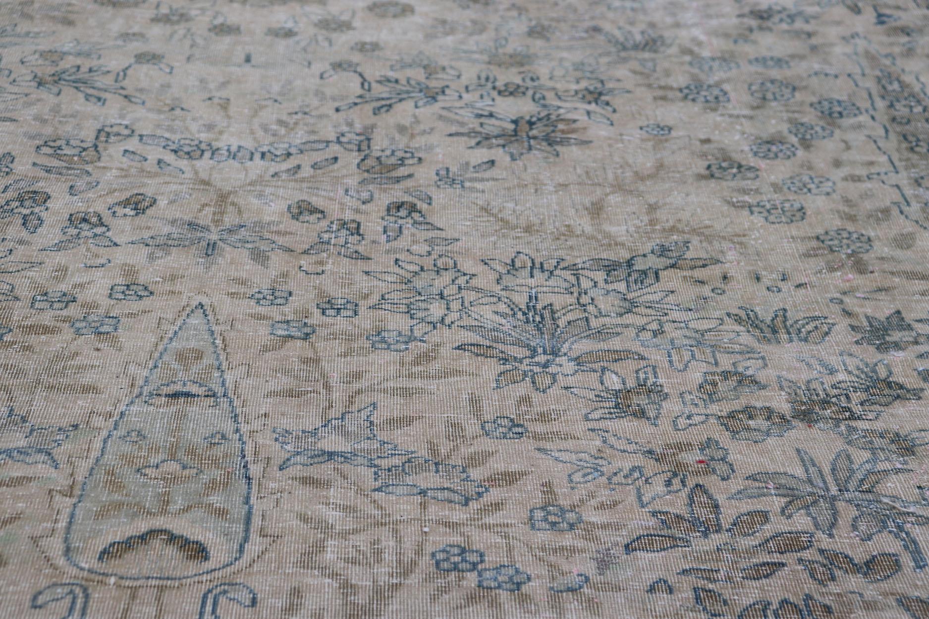 Very Large Antique Amritsar Rug with Flower & Leaf Design in Blush, Blue, Brown For Sale 7