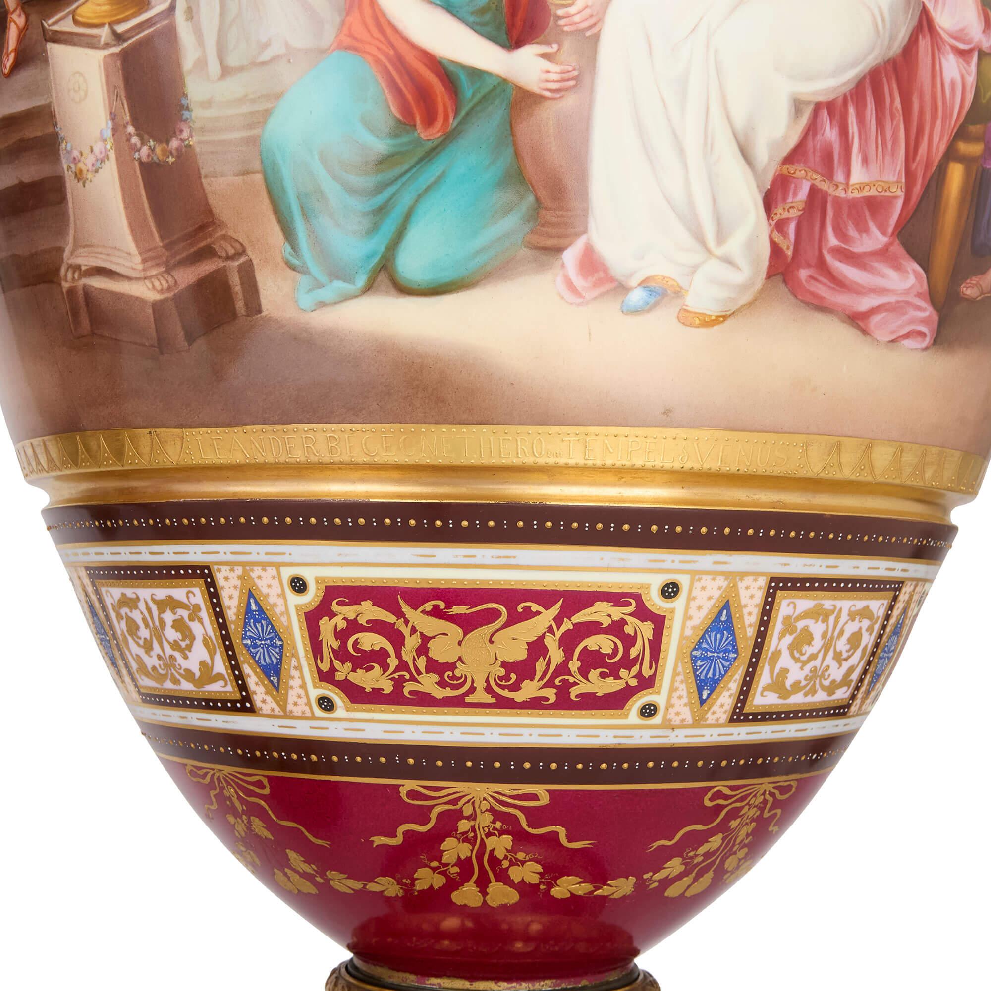 Jarrones antiguos de porcelana pintada austriaca mitología Royal Vienna muy grandes Pintado a mano en venta