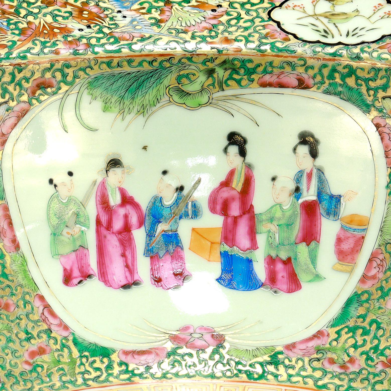 Très grand bol ou bassin antique chinois à médaillon rose de la période Qing en vente 4