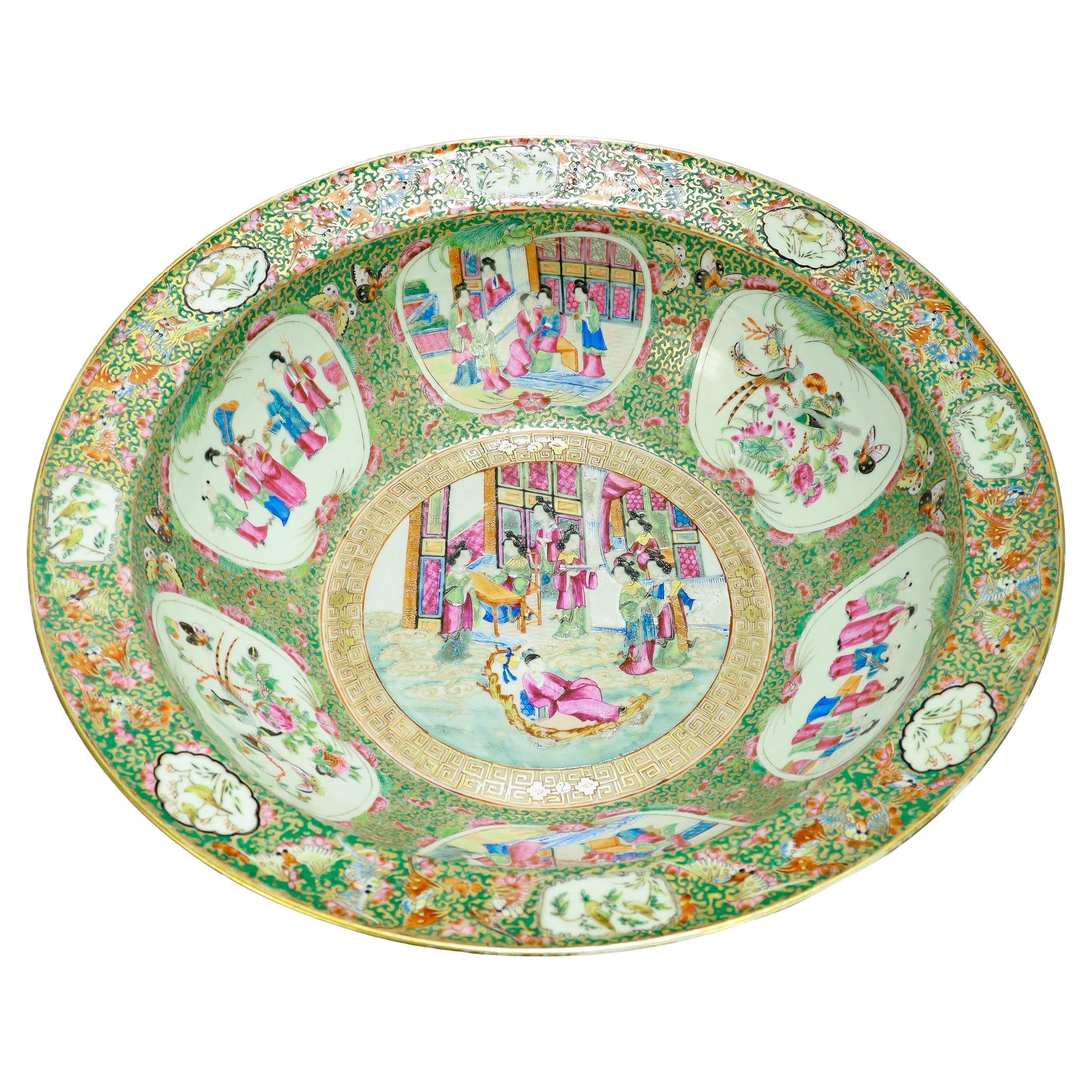 Très grand bol ou bassin antique chinois à médaillon rose de la période Qing