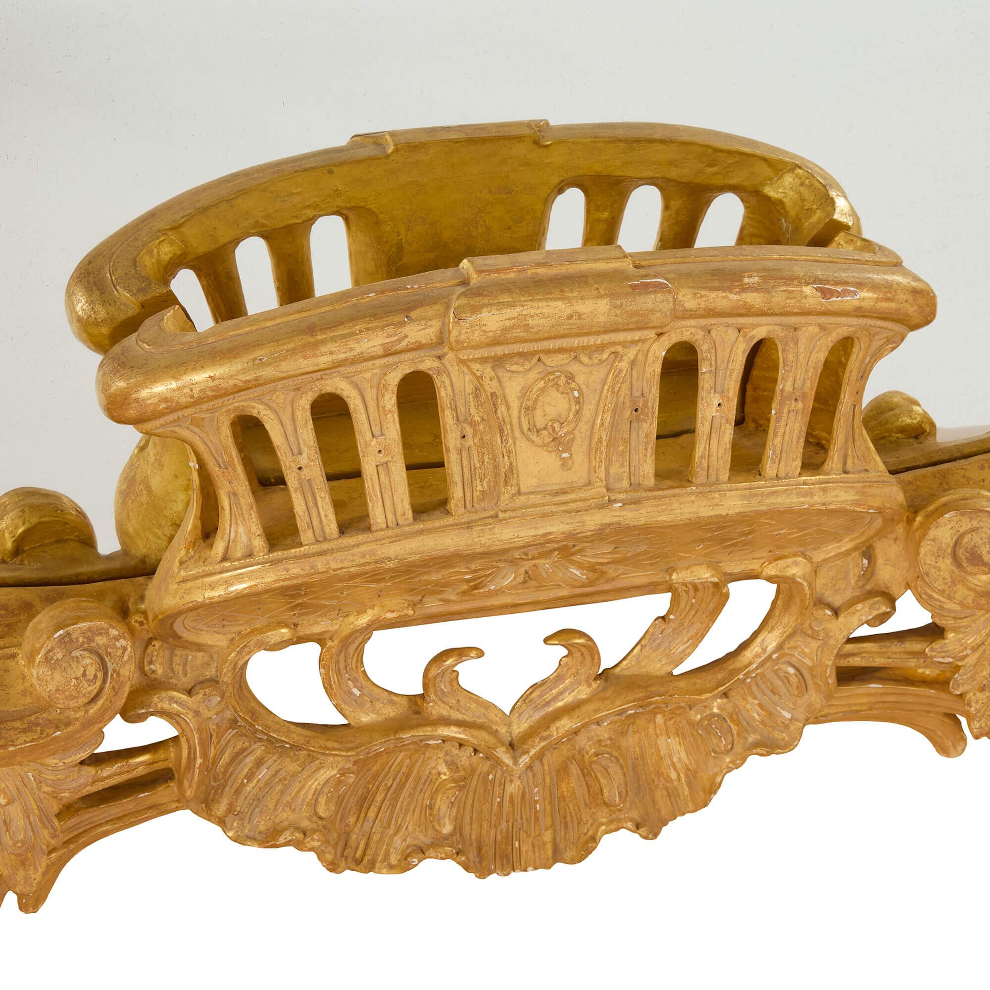 Inglese Specchio d'oro in legno d'orato inglese molto grande in vendita