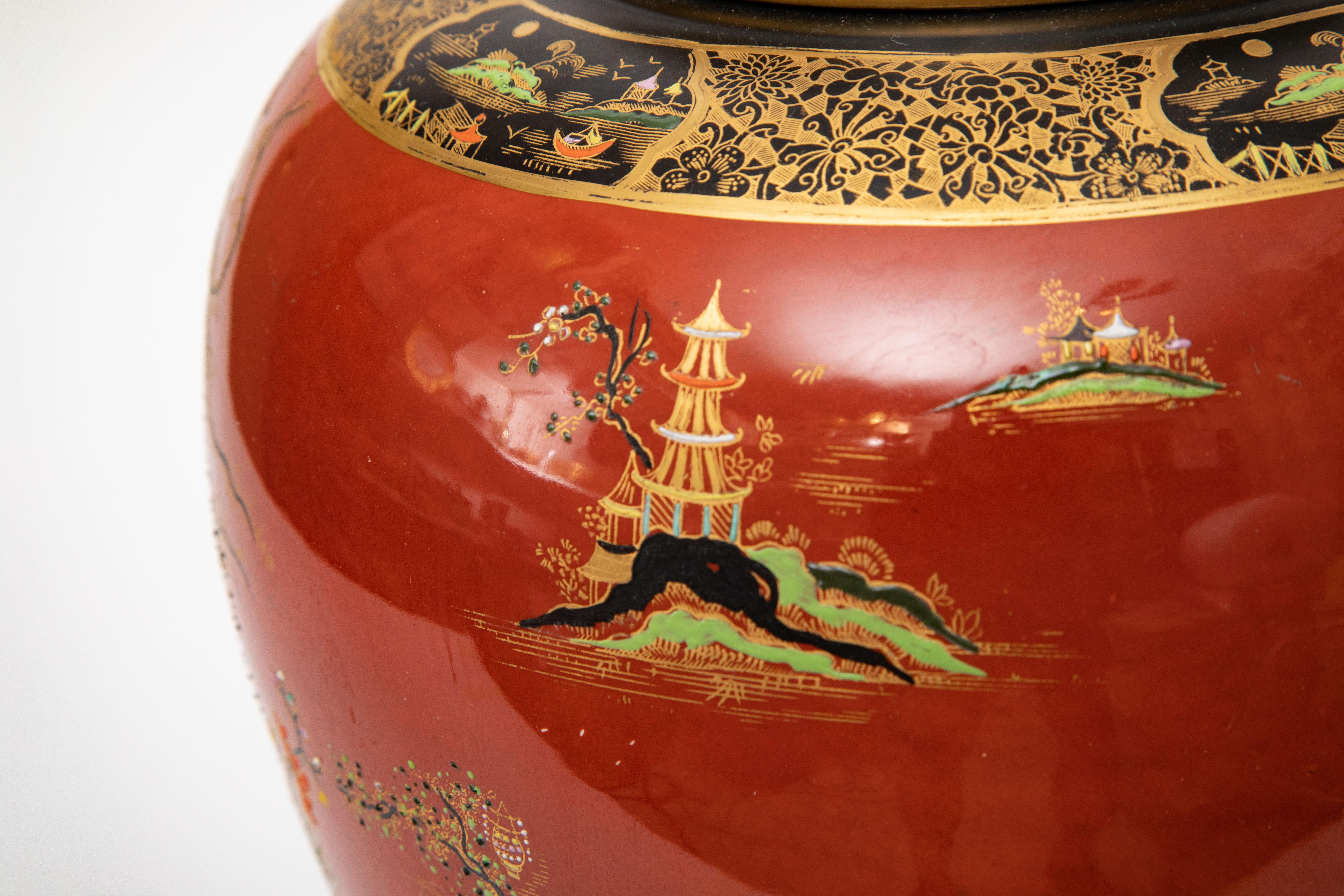 Très grand vase et couvercle anglais ancien. Design chinoiseries orange brûlé et noir Bon état - En vente à West Palm Beach, FL