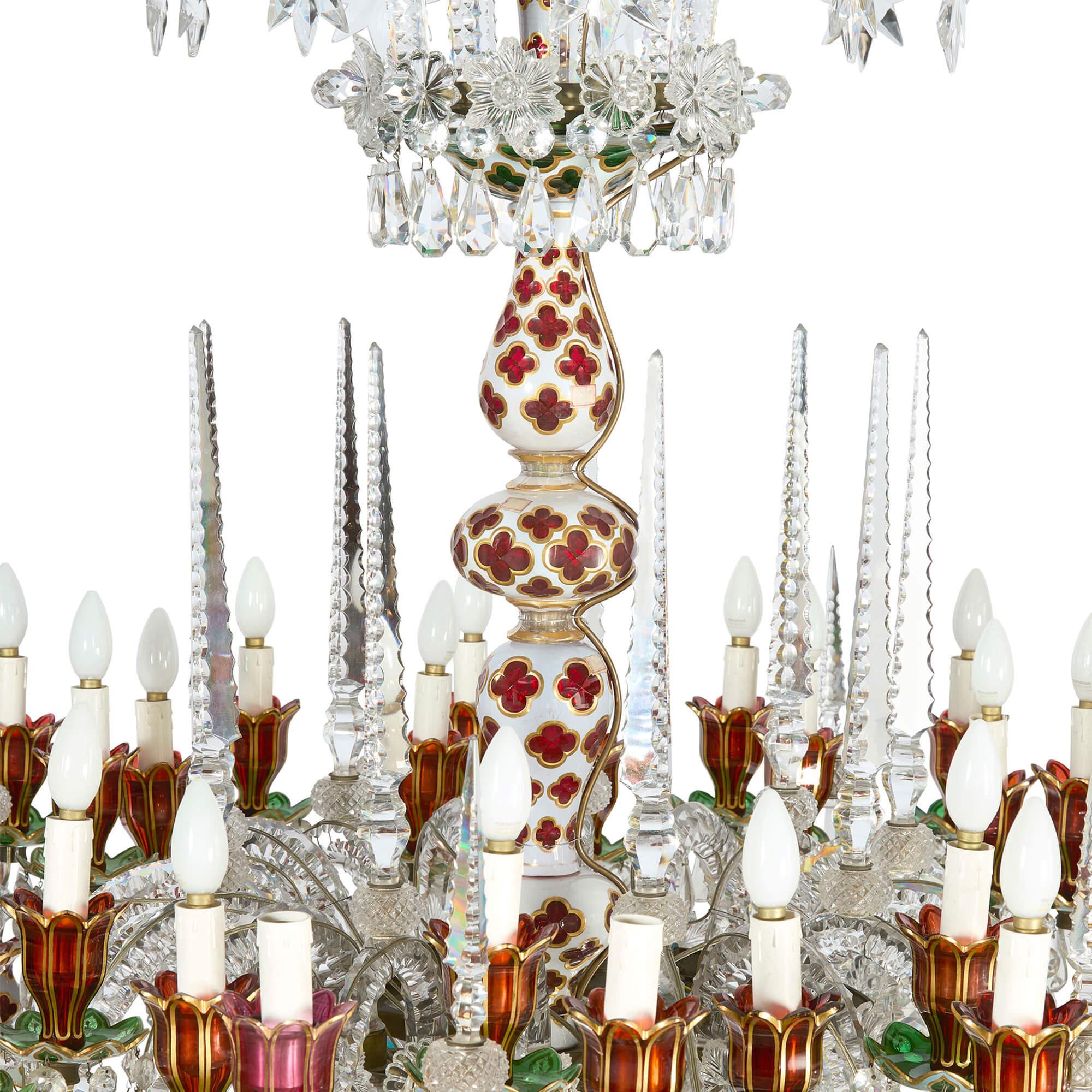 Muy Grande Antique French Vidrio Superpuesto Blanco Oro Verde Rojo Araña Baccarat Dorado en venta