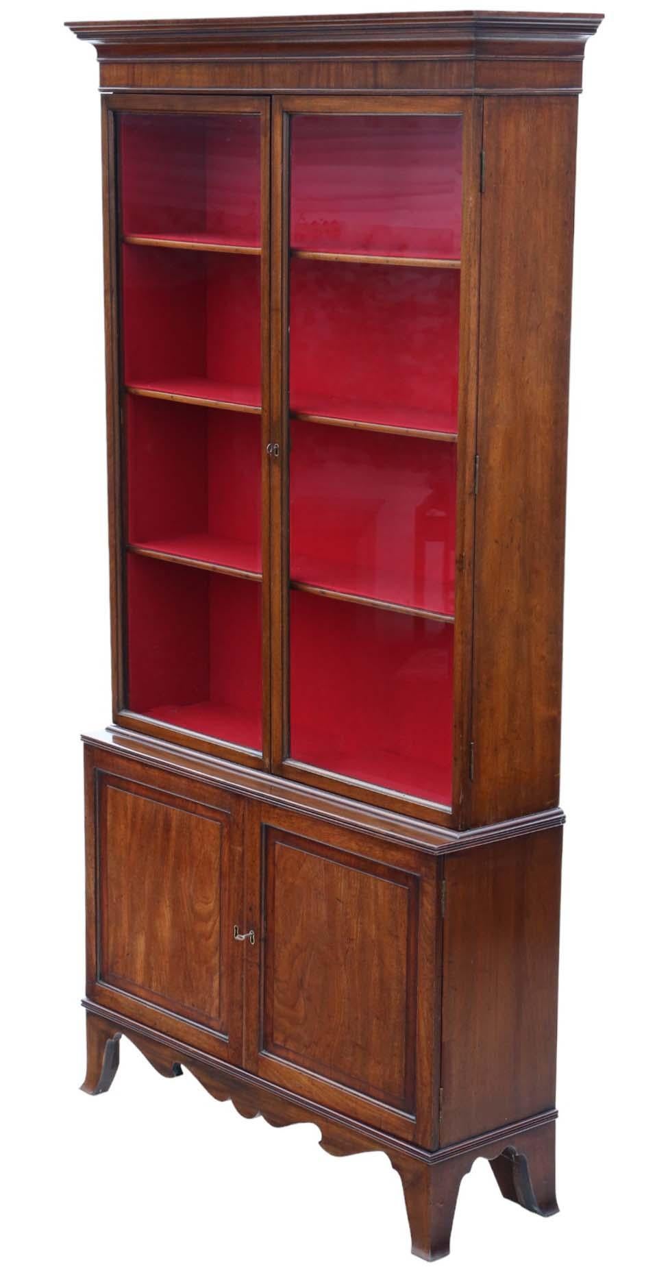 Très grande bibliothèque ancienne en acajou de style géorgien - Vitrine de grande qualité du 19e siècle.

Cette bibliothèque respire la qualité et est riche en âge, en charme et en caractère avec son design simple et épuré. Récemment restauré à un