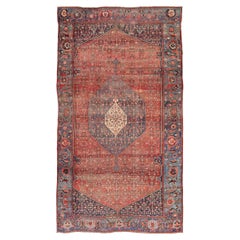 Großer antiker persischer Bidjar-Teppich in verschiedenen Blau-, Tera-Cotta- und Rottönen