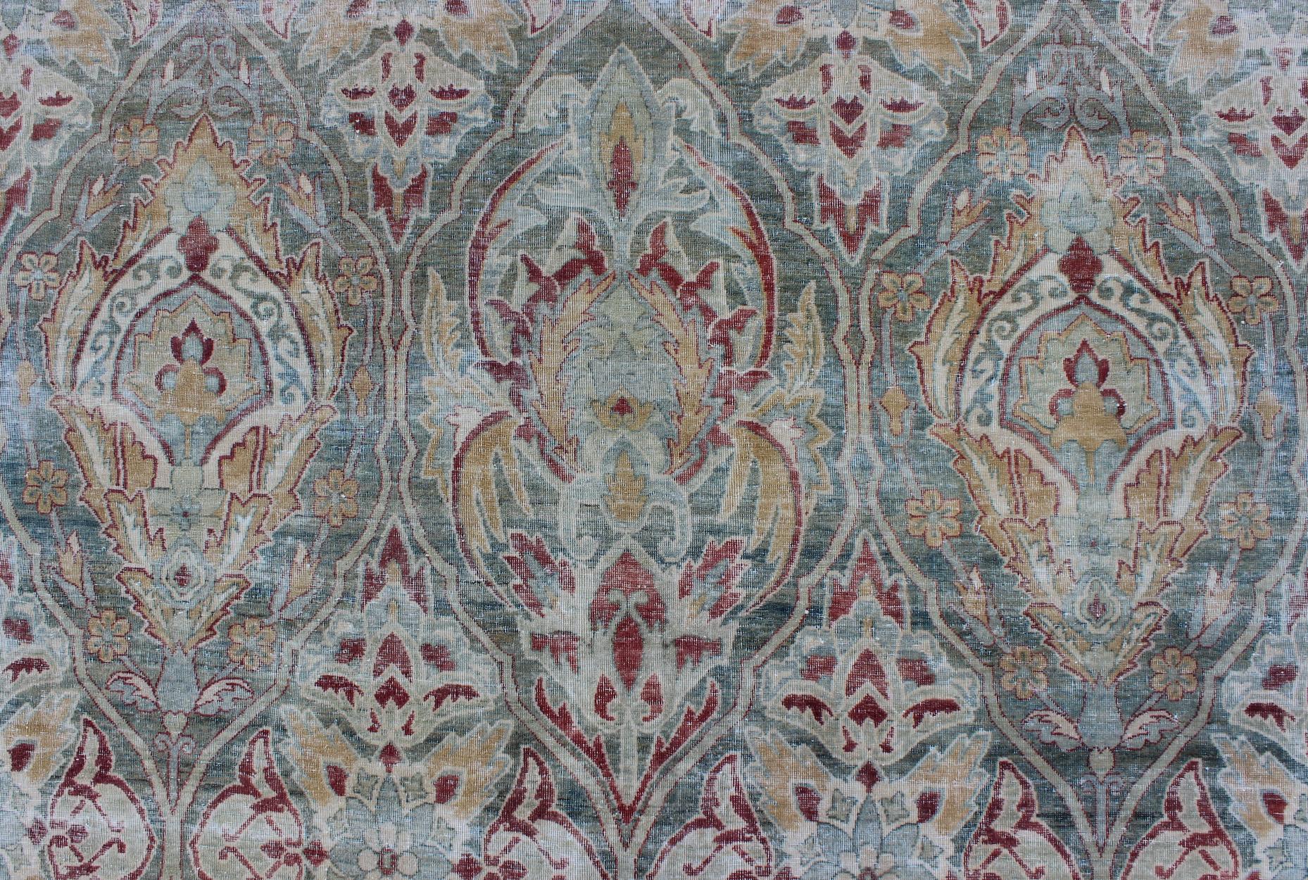 Großer antiker persischer Lavar Kerman-Teppich im Used-Stil in großformatigem Design im Angebot 5