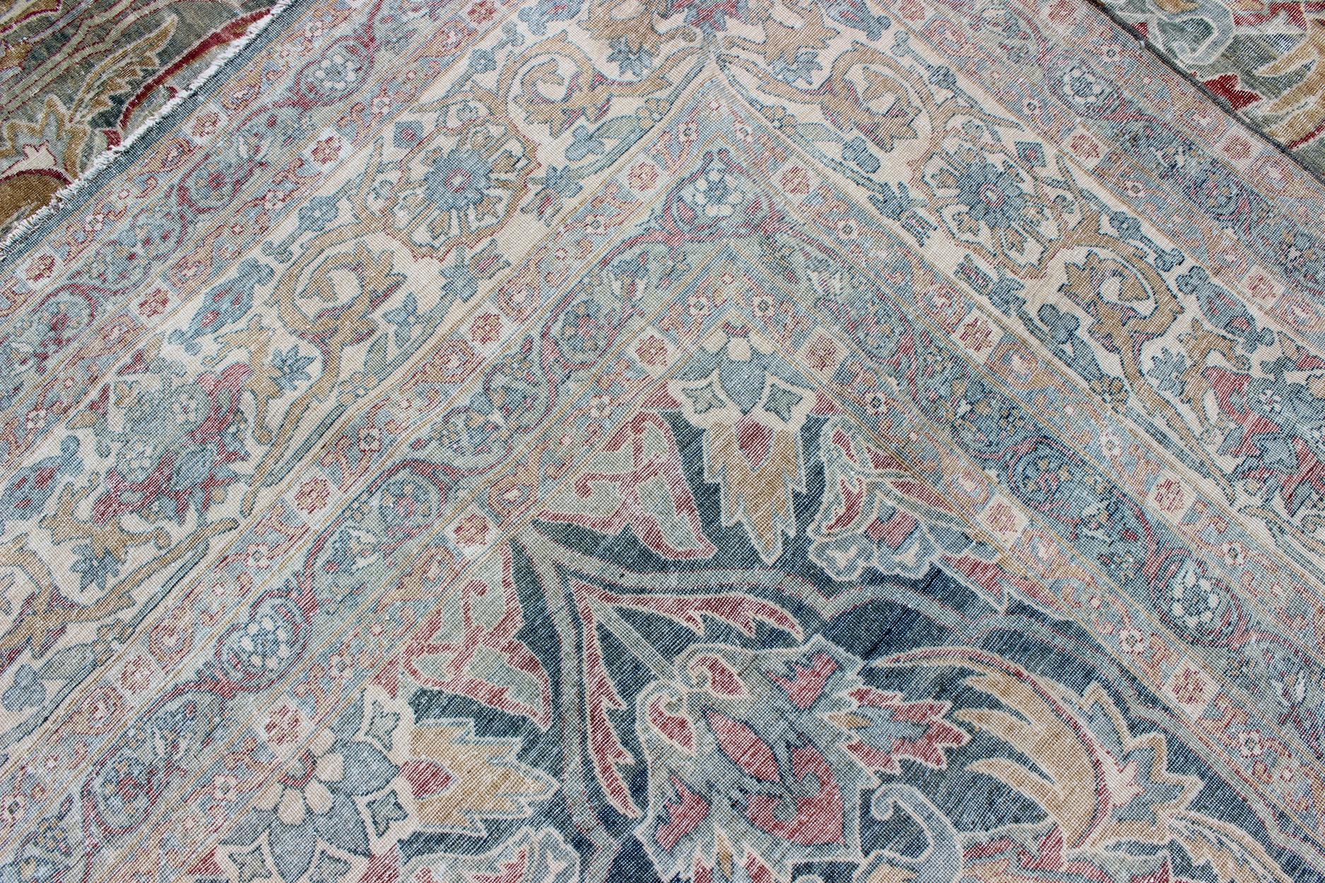 Very Large Antique Persian Distressed Lavar Kerman Rug In Large Scale Design For Sale 7