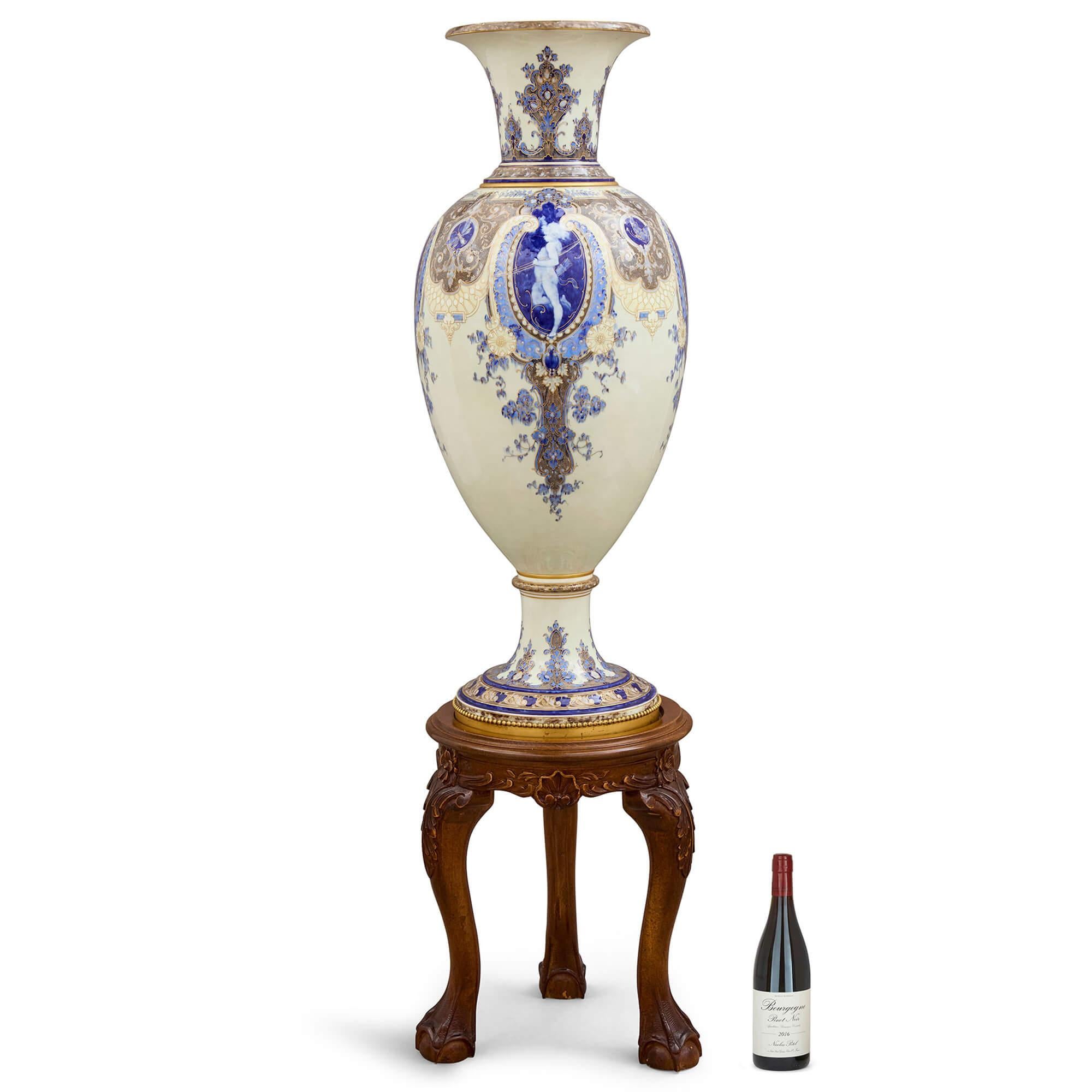 Sehr große antike Sèvres Porzellan Französisch Pâte-Sur-Pâte Vase Stand im Angebot 6