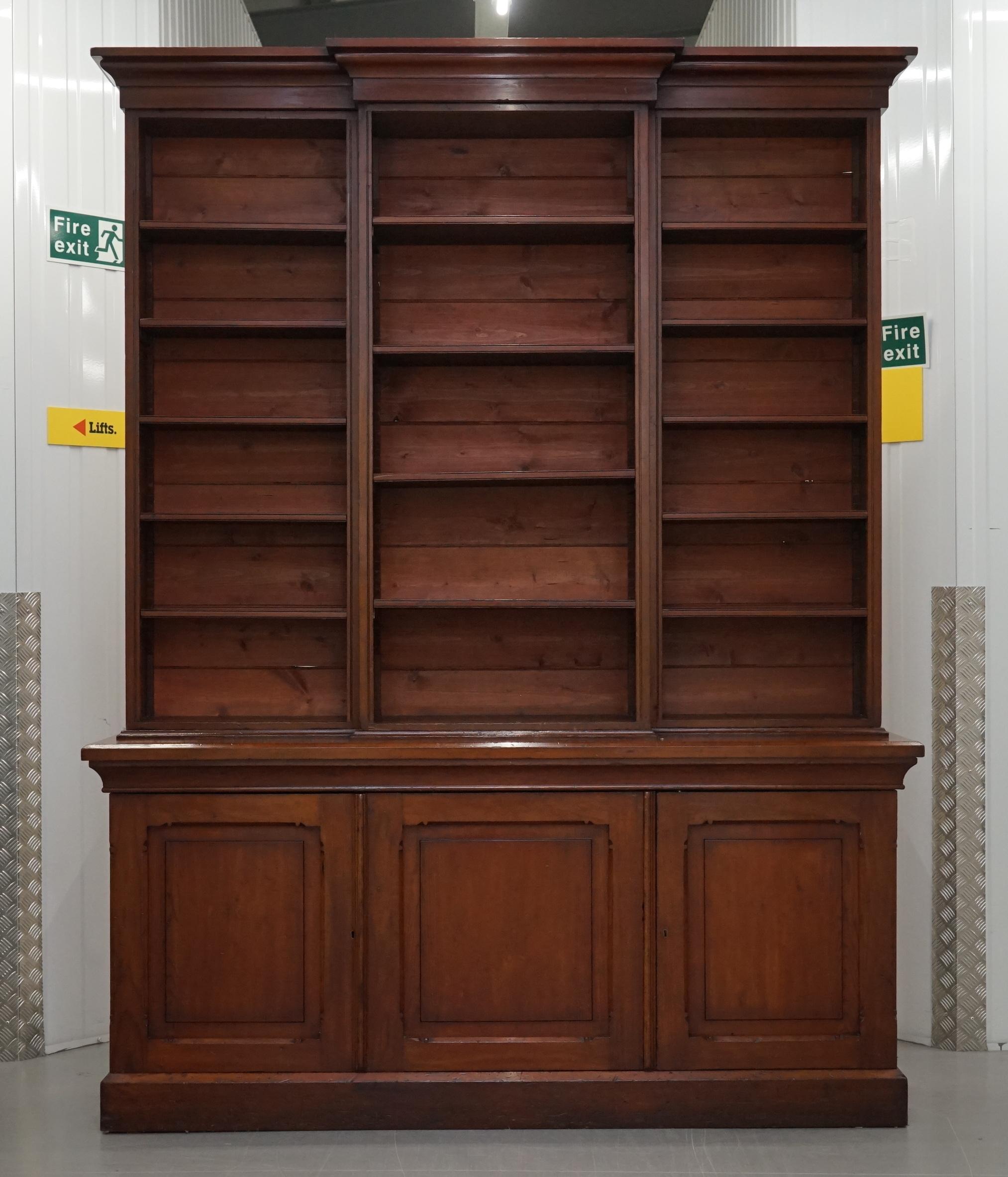 We are delighted to offer this absolutely sublime Victorian circa 1860 pine library breakfront bookcase 

A very well made and exceptionally decorative piece of mid Victorian Library furniture. The bookcase is in English pine, its very fine and