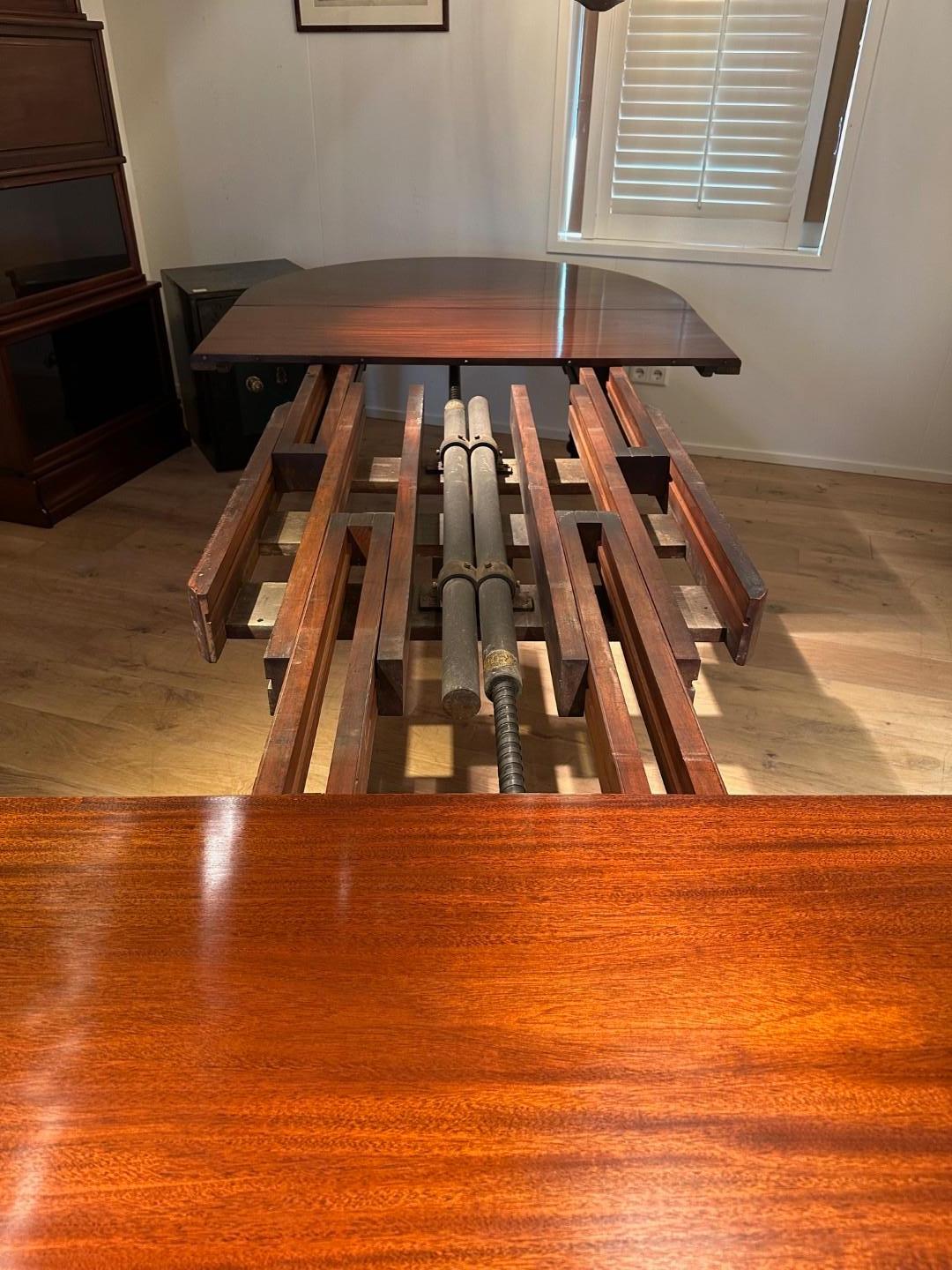 Very large antique Victorian dining table For Sale 4