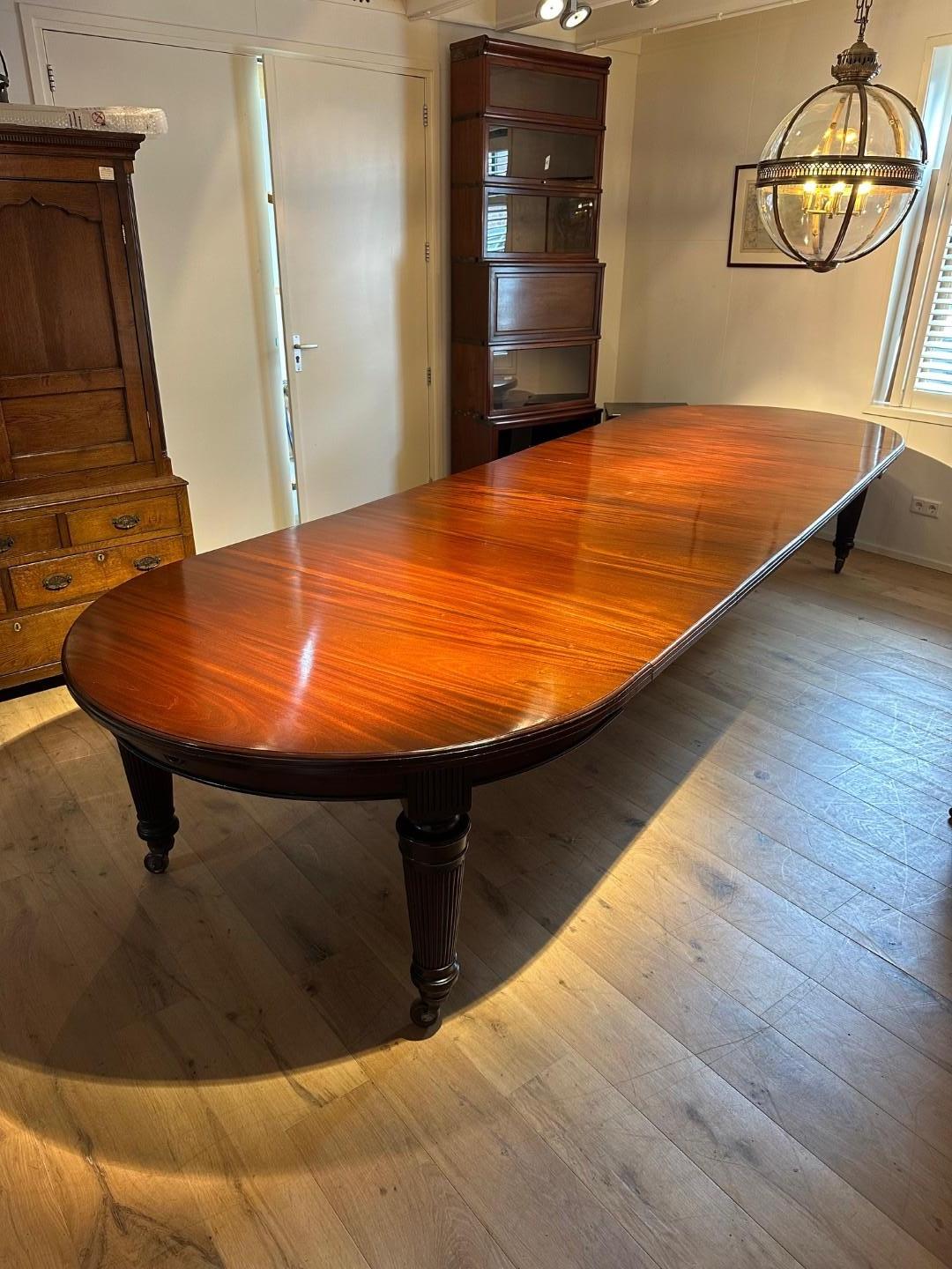 Very large antique Victorian dining table For Sale 12