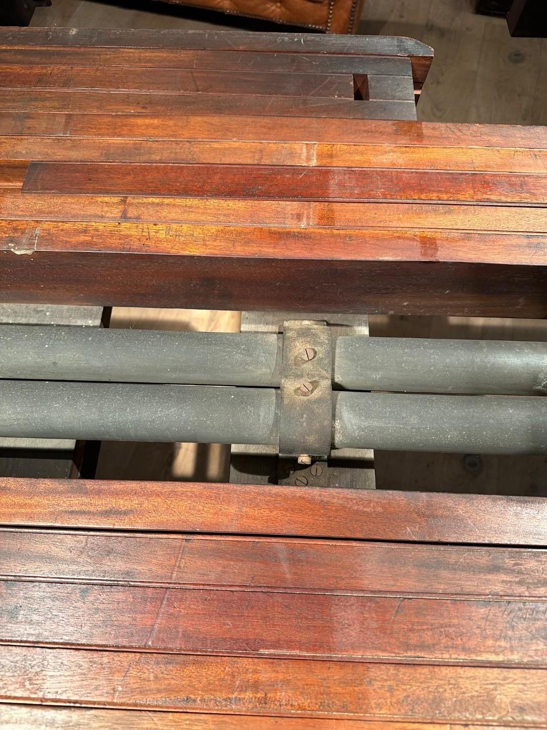 Very large antique Victorian dining table In Good Condition For Sale In Eindhoven, NL