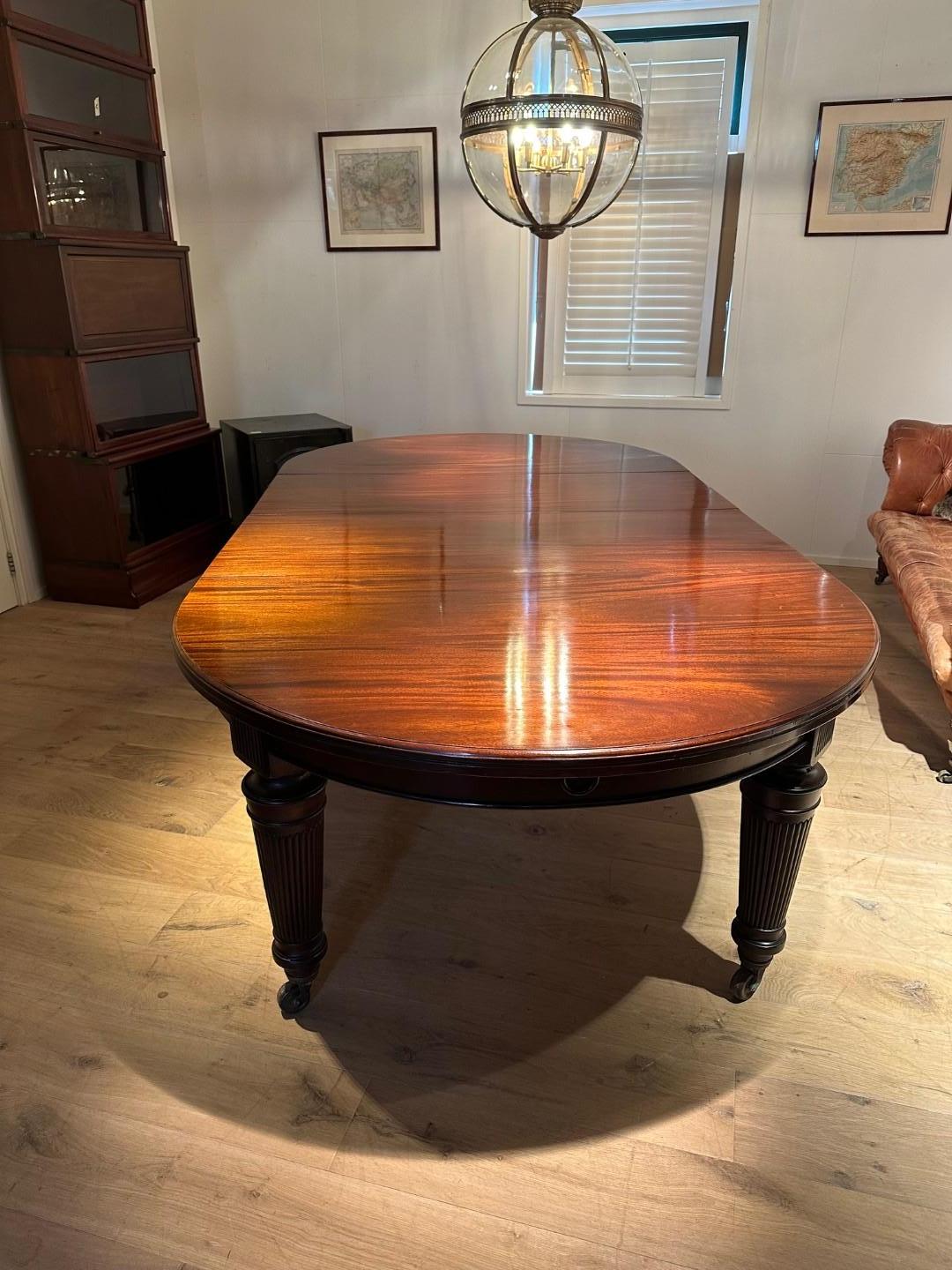 Very large antique Victorian dining table For Sale 2