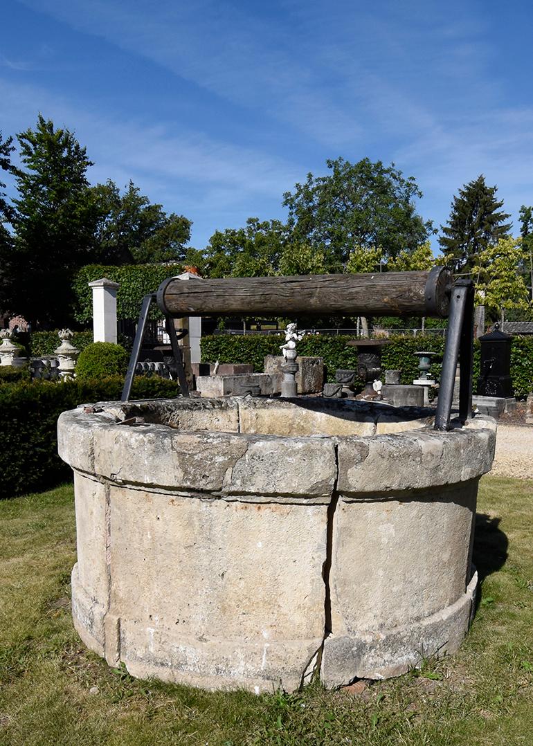Very Large Antique Well from the 18th Century from France In Fair Condition In Udenhout, NL