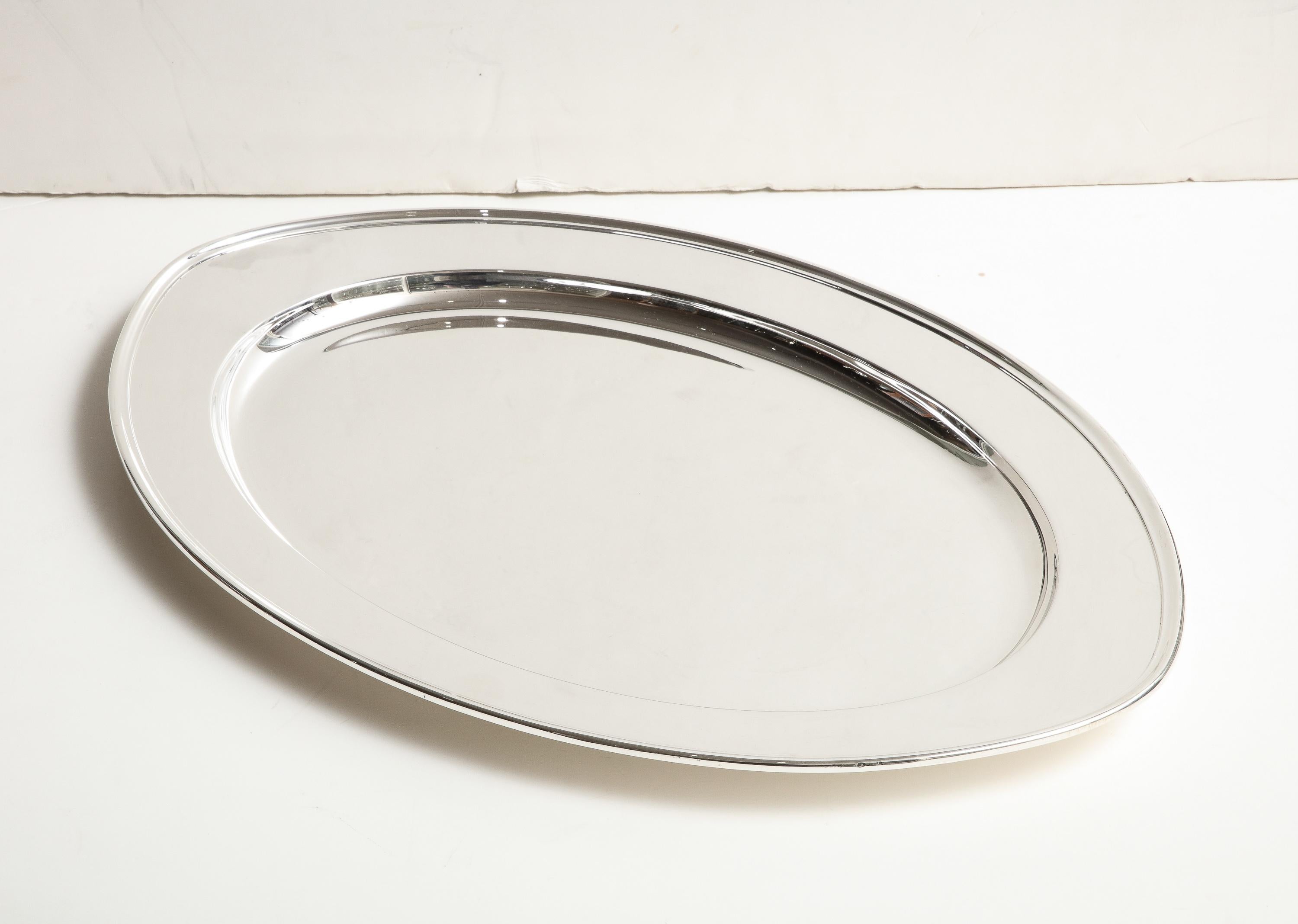Sehr große Servierplatte/Tablett aus massivem Sterlingsilber aus der Art-Déco-Periode von Gorham (Mitte des 20. Jahrhunderts) im Angebot