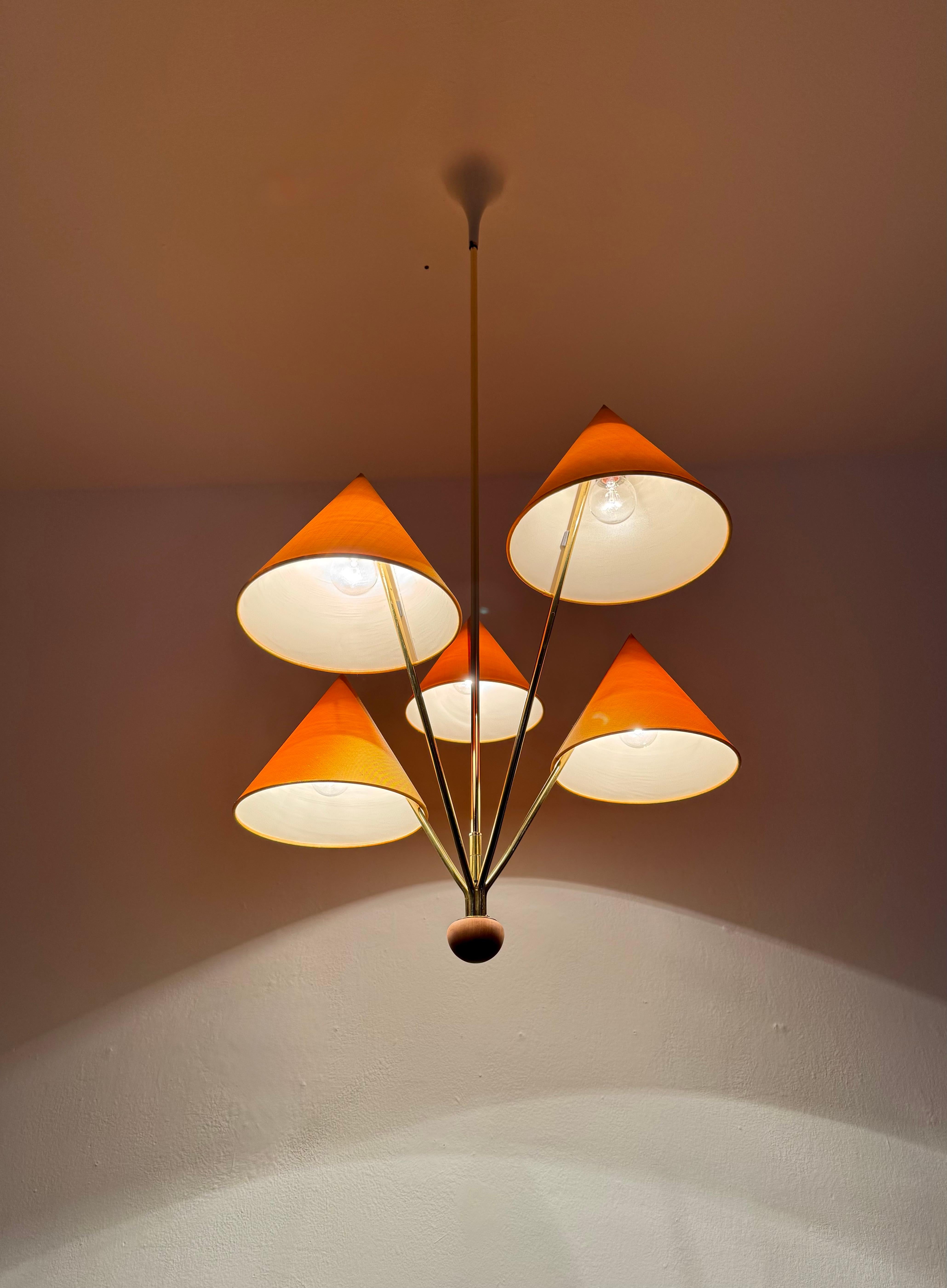 Très grand lustre autrichien en laiton de Kalmar en vente 6