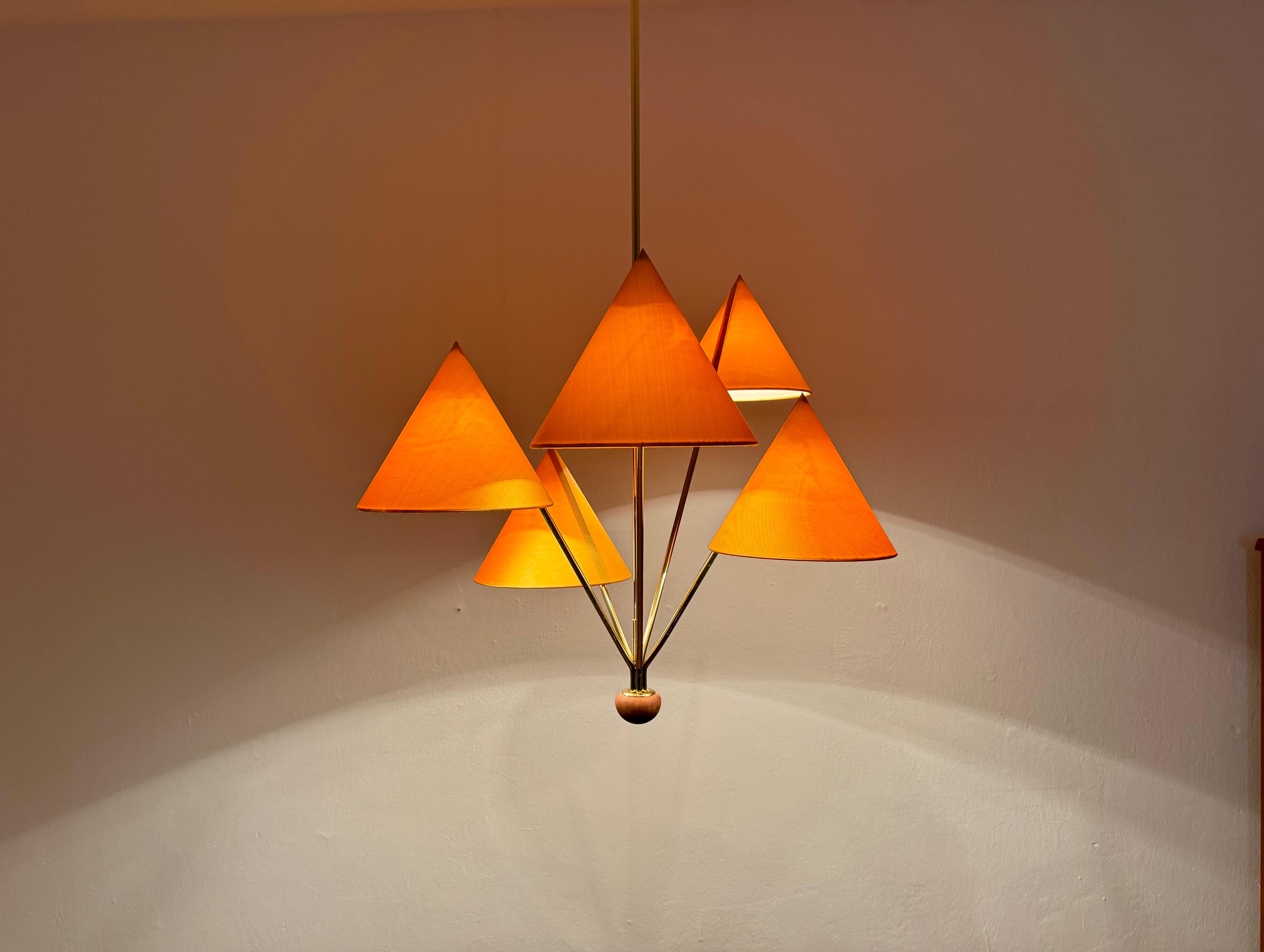 Très grand lustre autrichien en laiton de Kalmar en vente 2