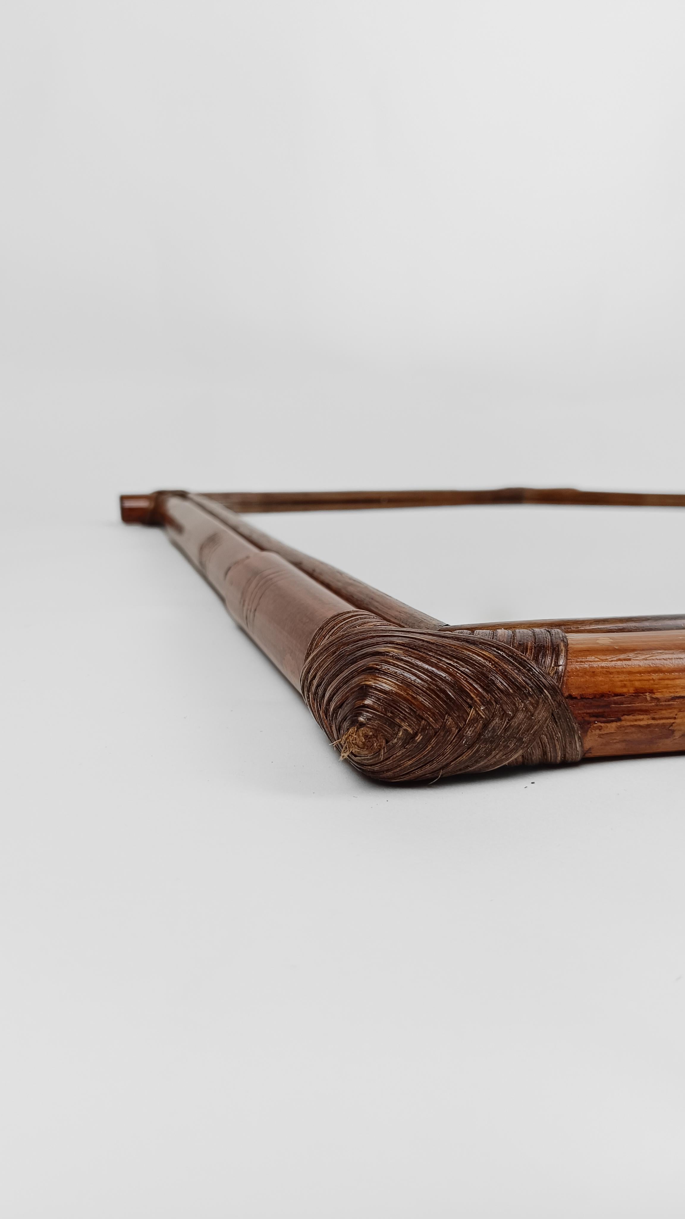 Specchio tribale molto grande in bambù e rattan nello stile di McGuire, Italia anni '70 in vendita 7