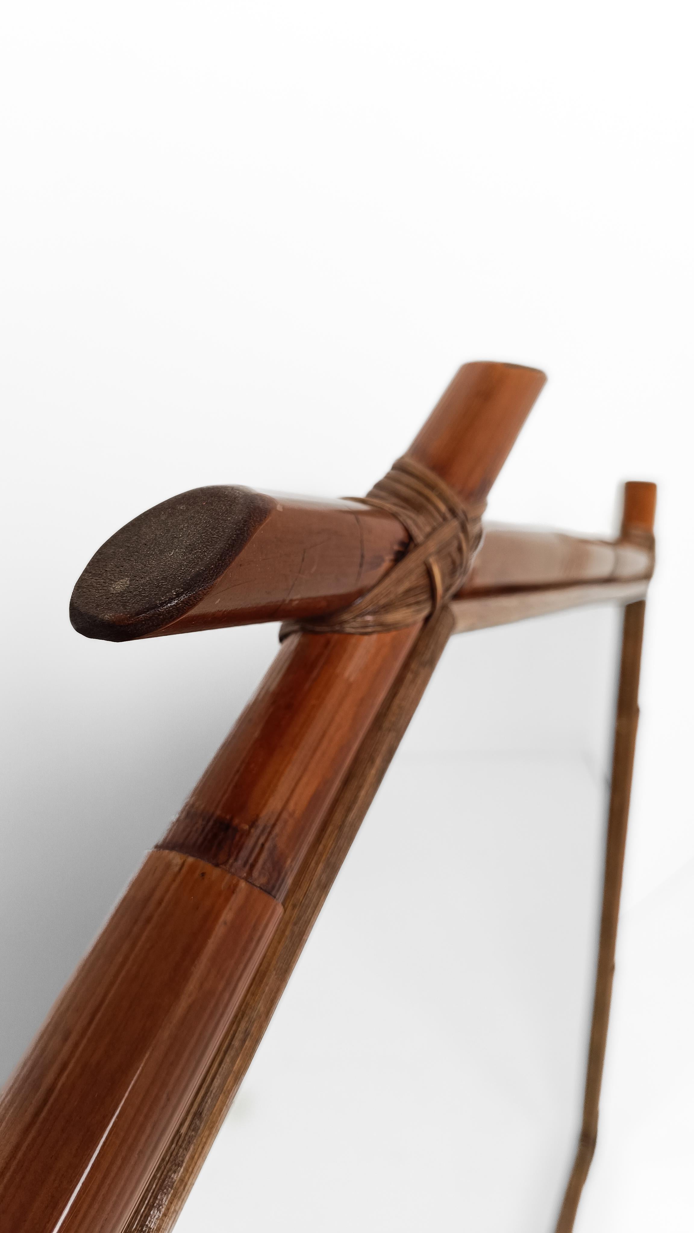 XX secolo Specchio tribale molto grande in bambù e rattan nello stile di McGuire, Italia anni '70 in vendita
